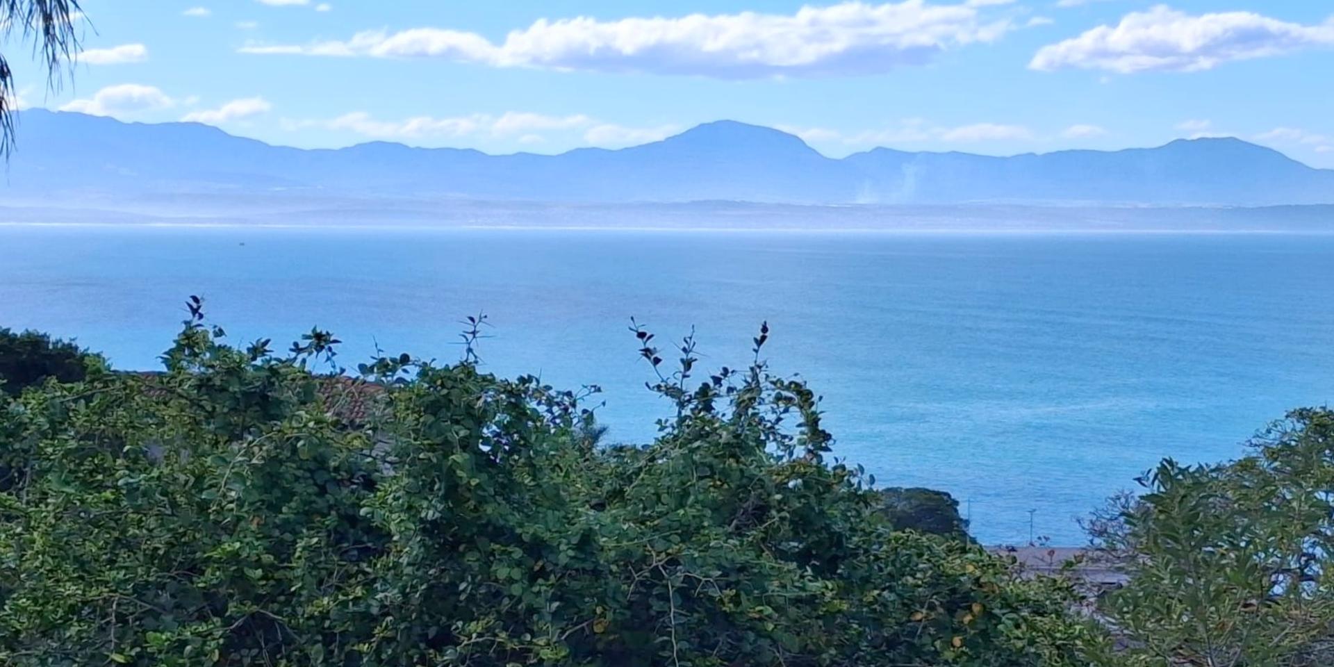 Image 2 of 6