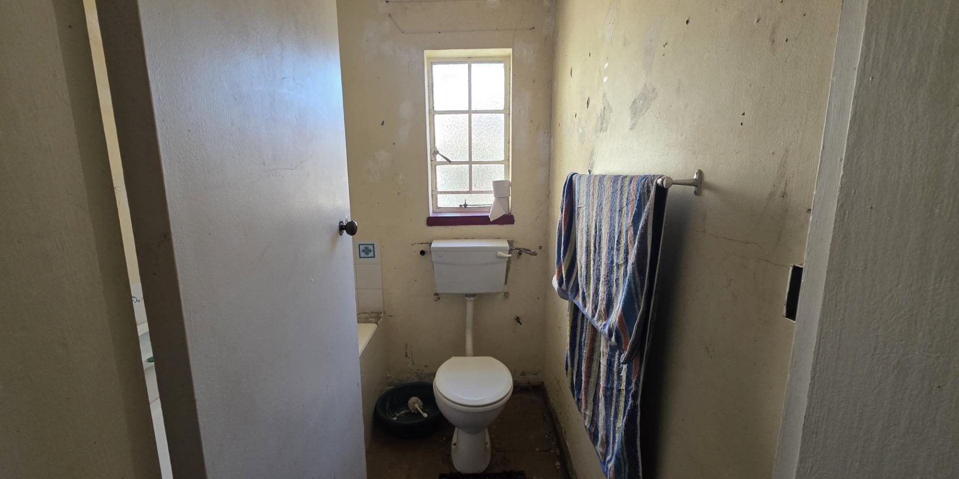 Image 5 of 6