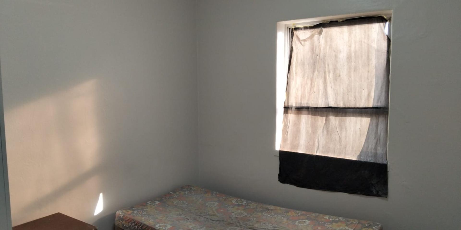 Image 3 of 6