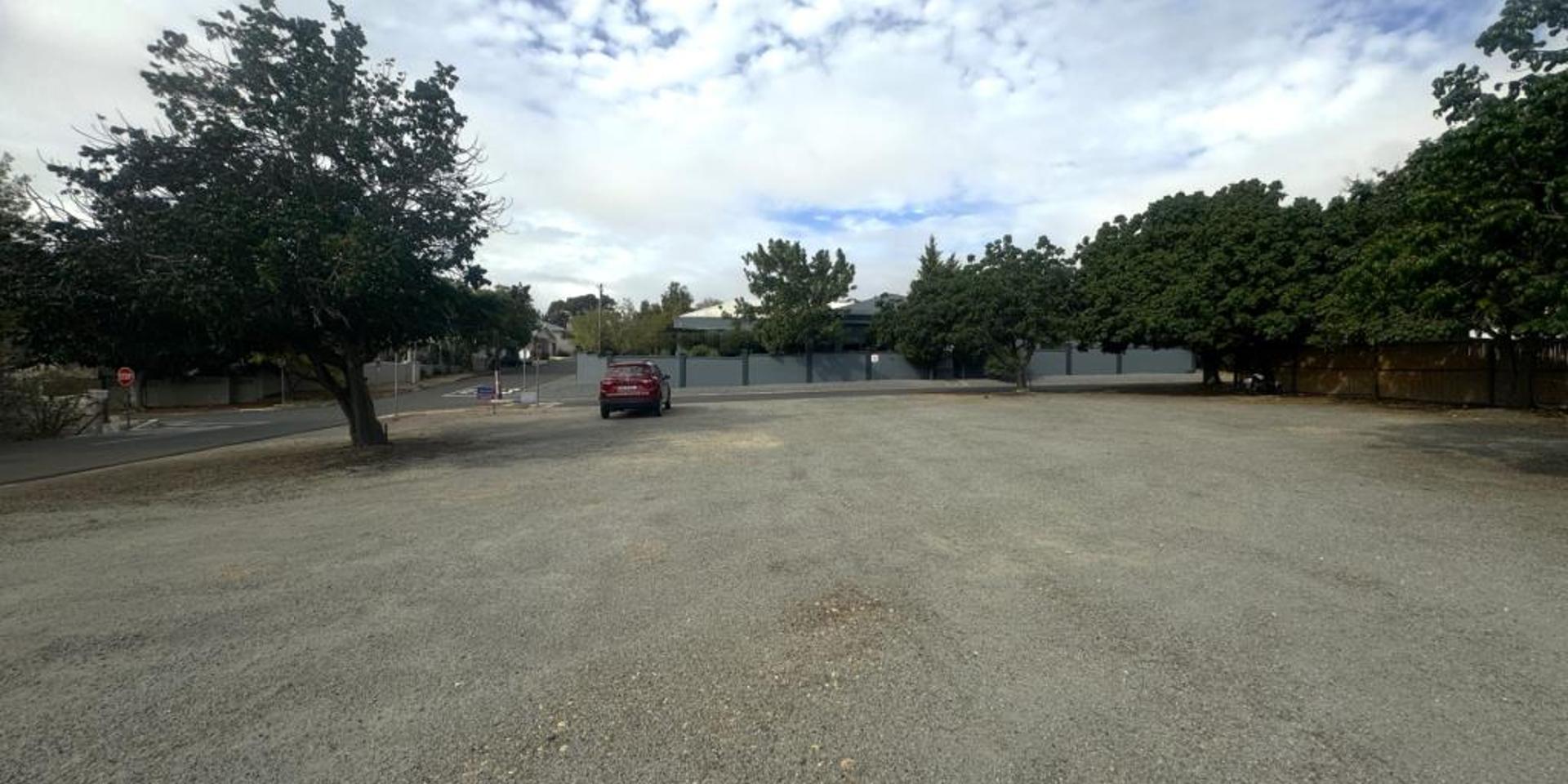Image 2 of 6