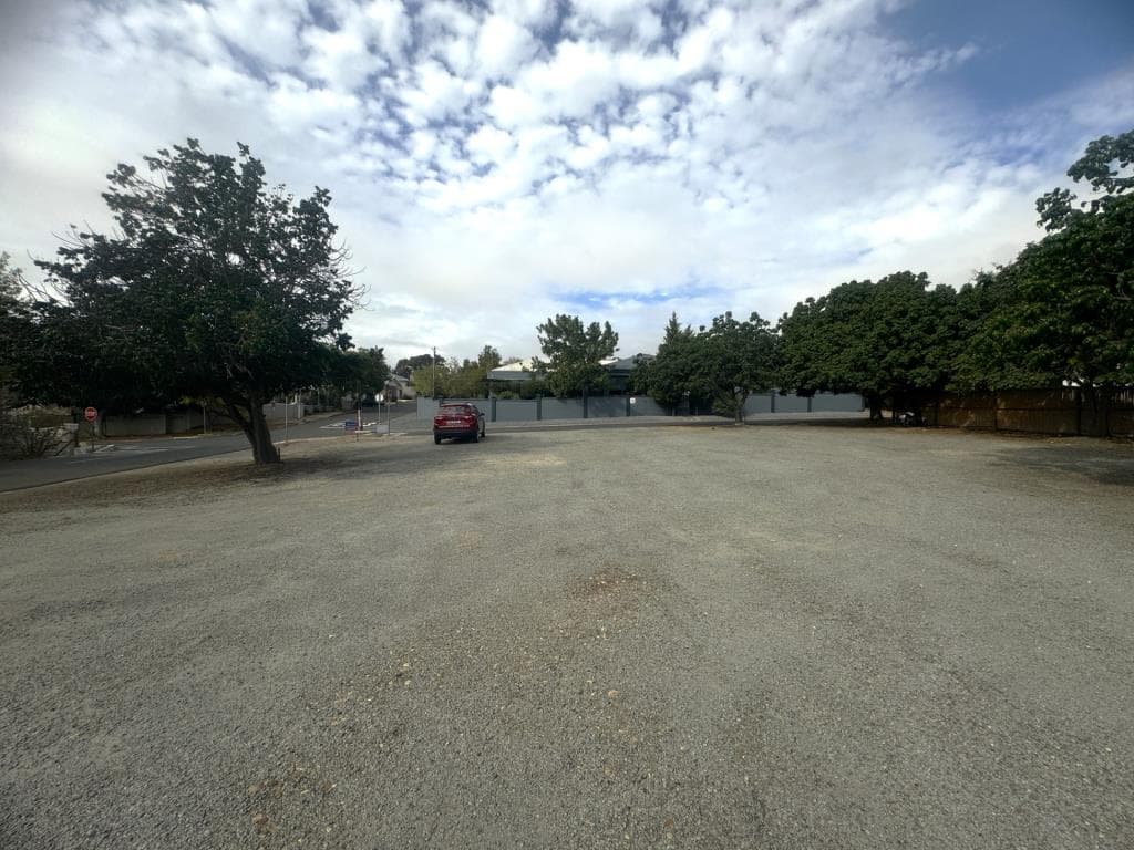 Image 2 of 6