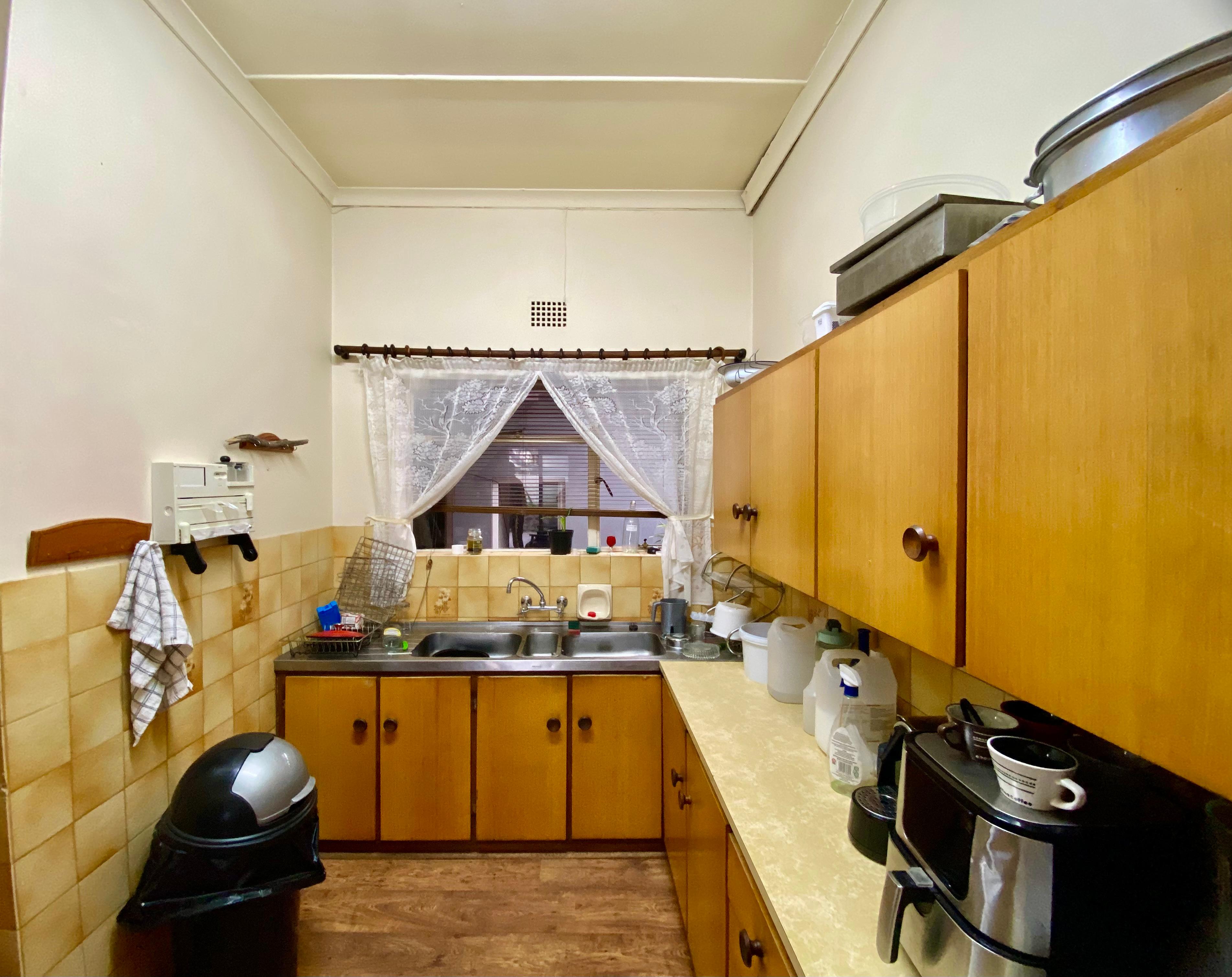 Image 4 of 6