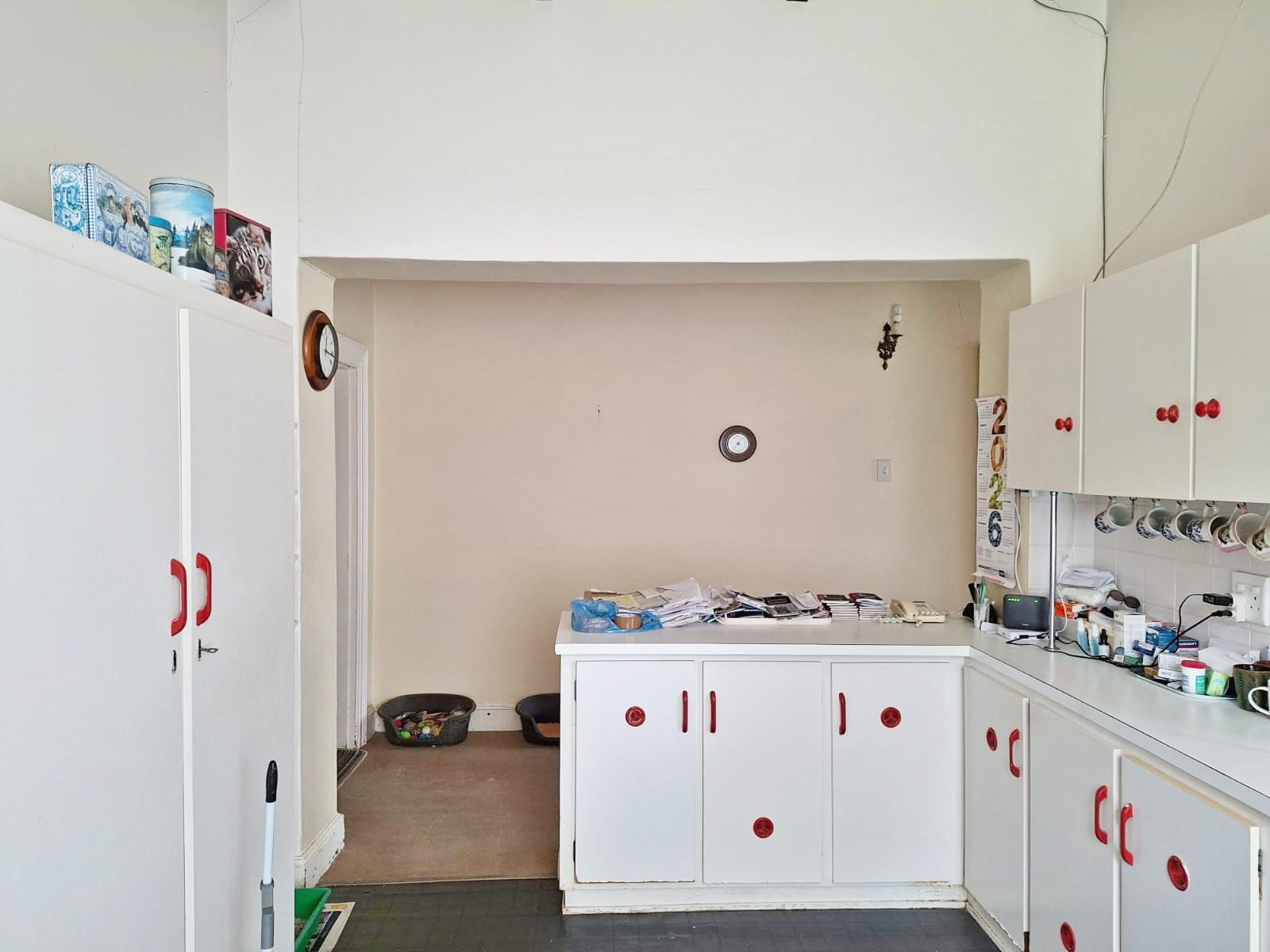 Image 3 of 6