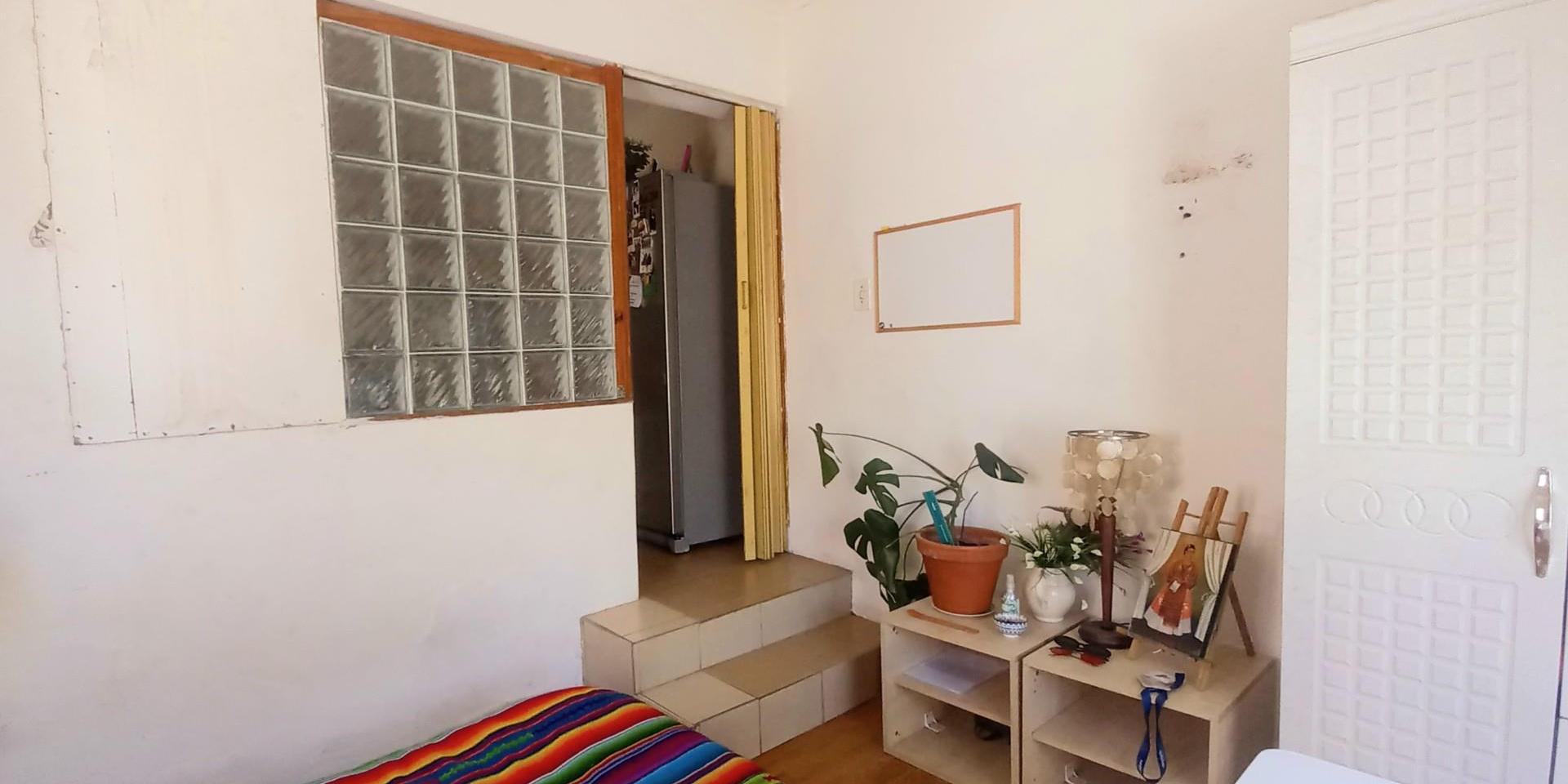 Image 2 of 6