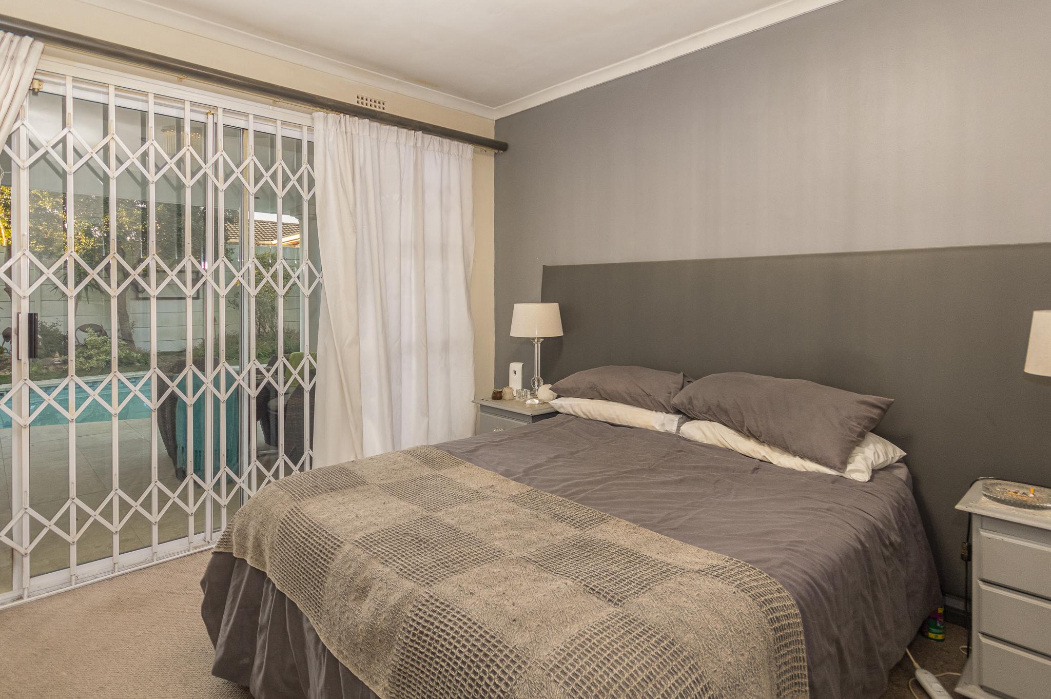 Image 5 of 6