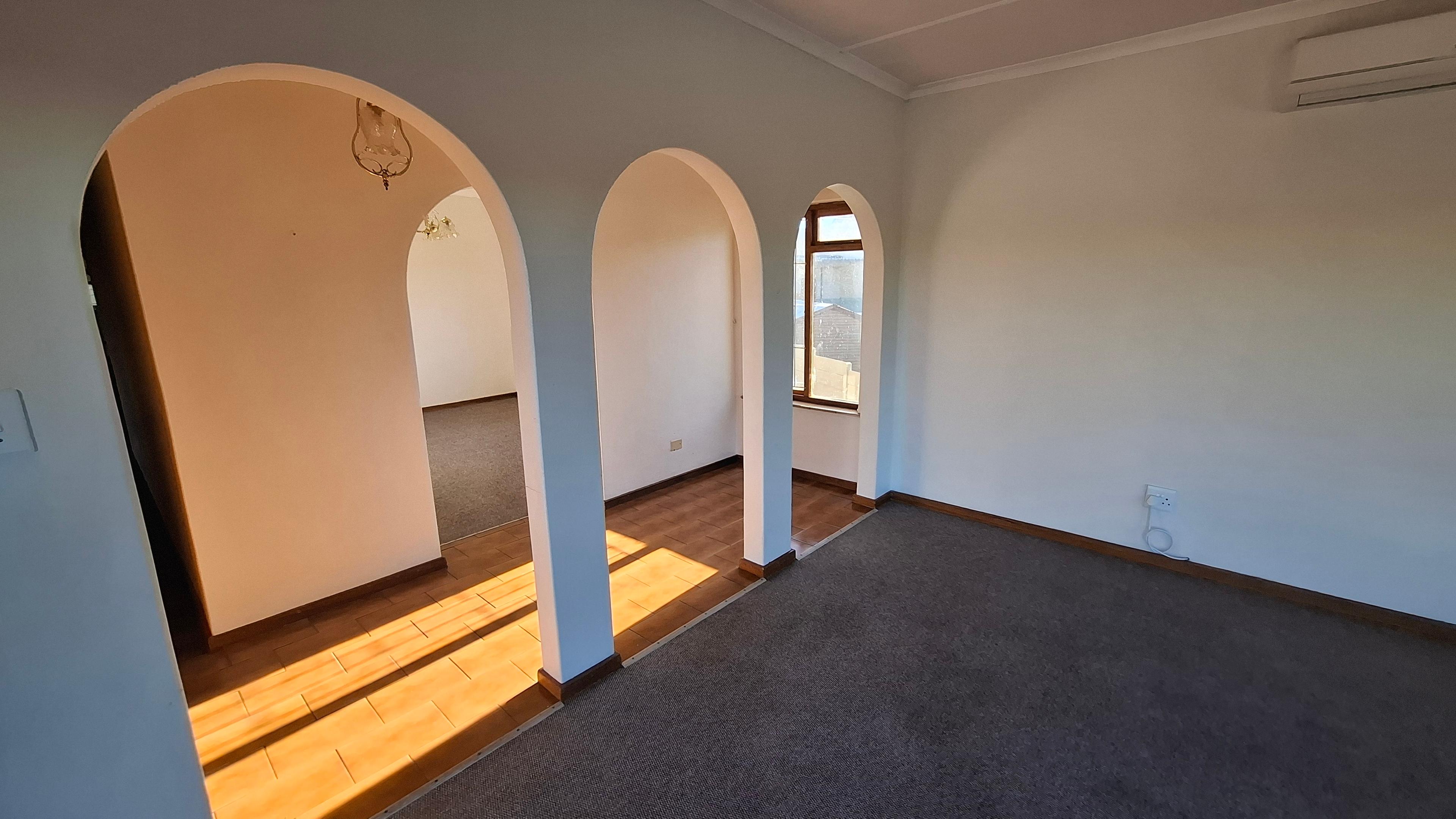 Image 4 of 6