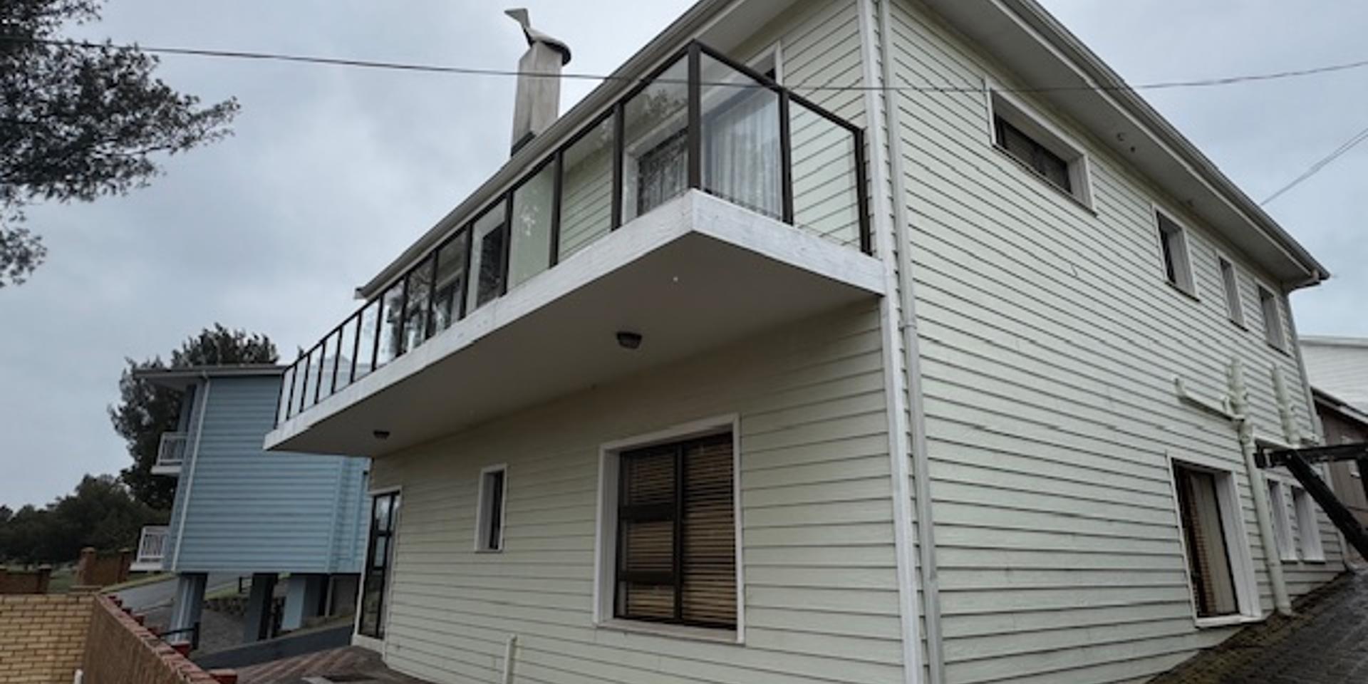 Image 3 of 6