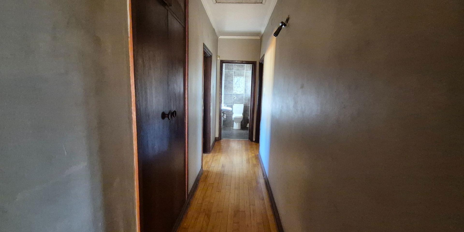 Image 3 of 6