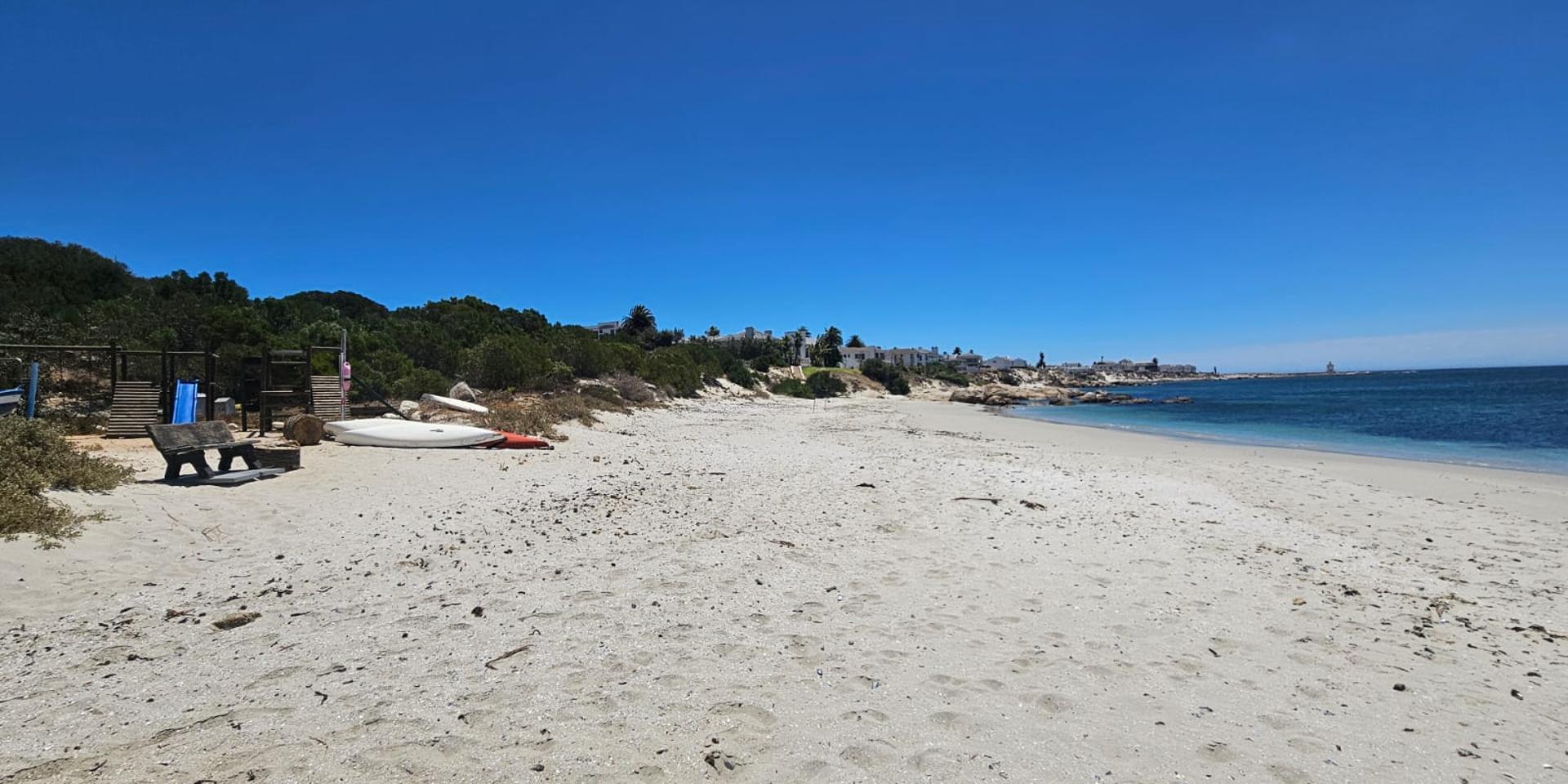 Image 4 of 6