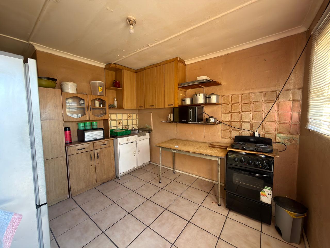 Image 4 of 6