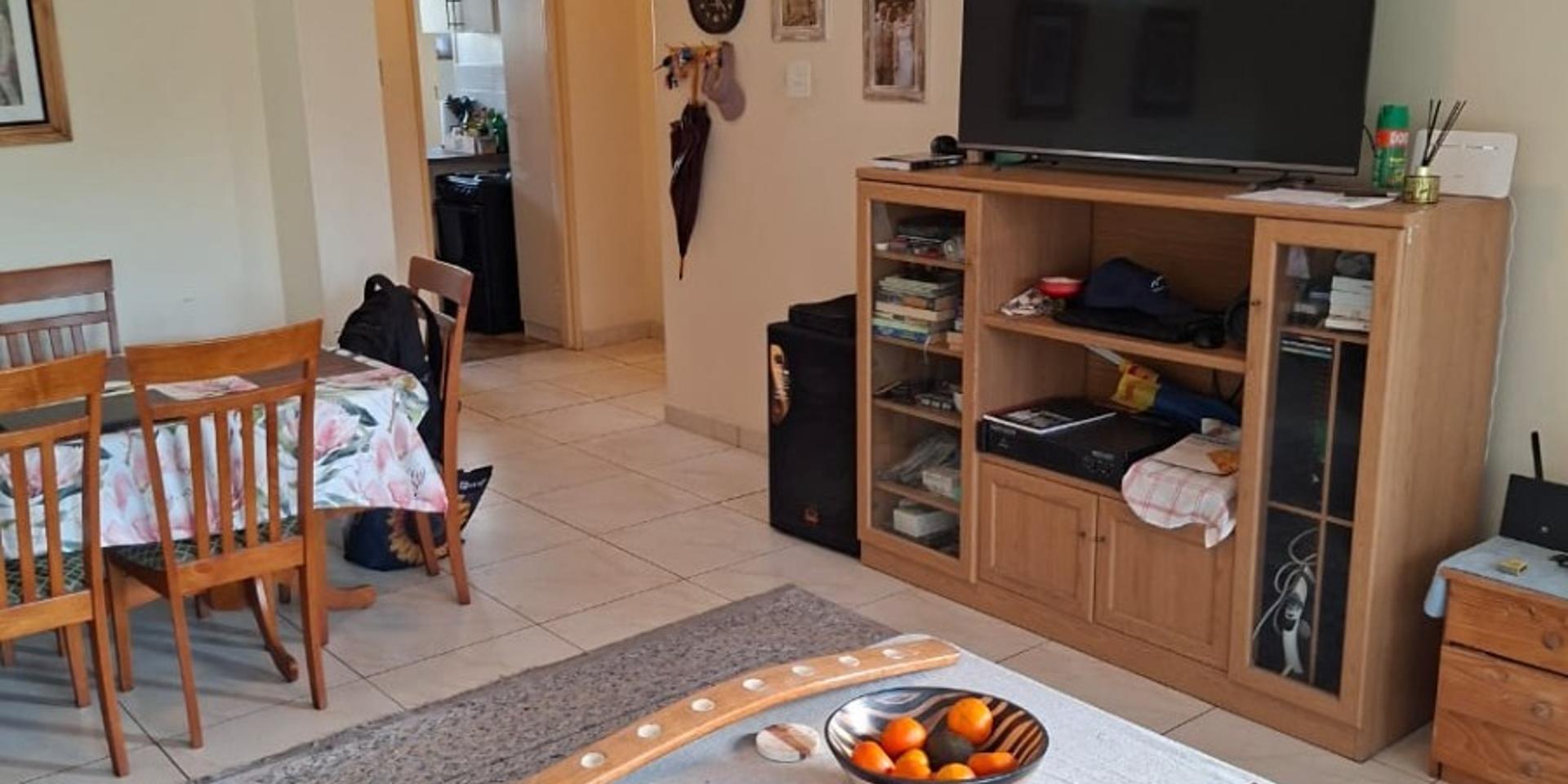 Image 3 of 6