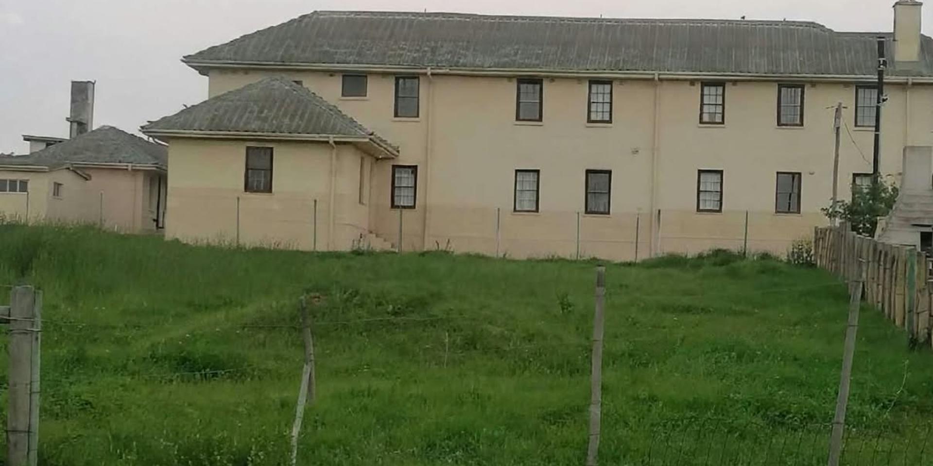 Image 2 of 6