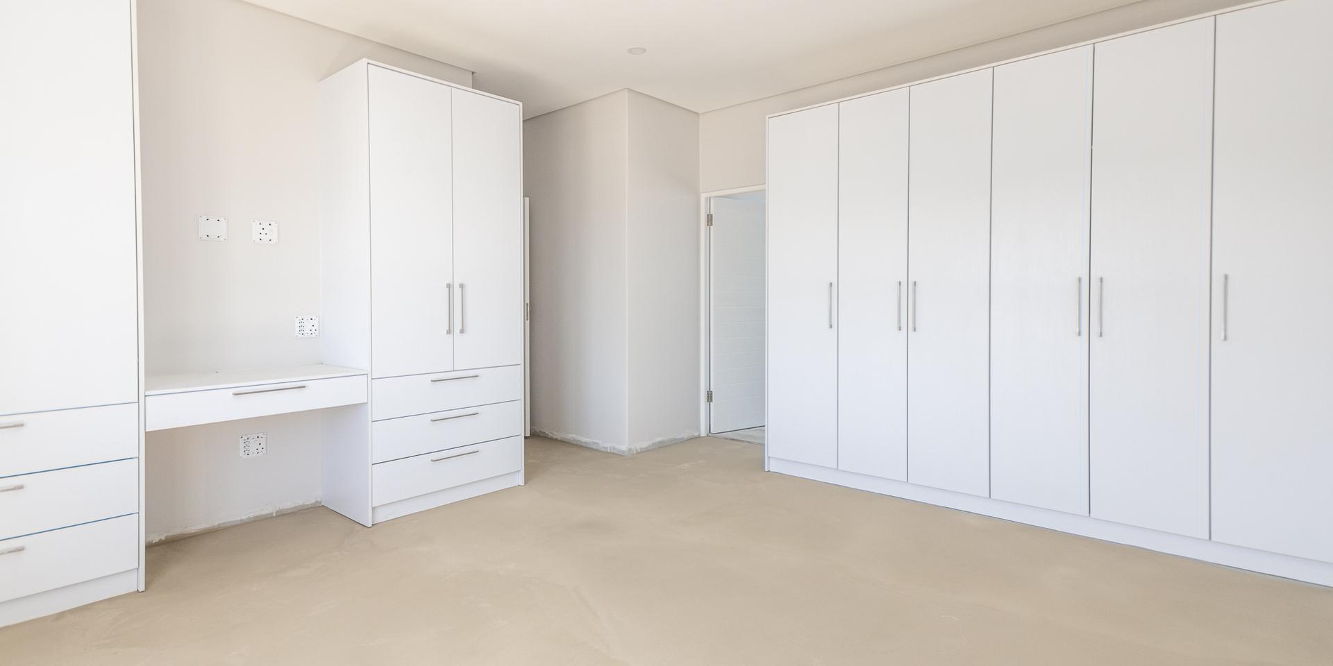 Image 4 of 6