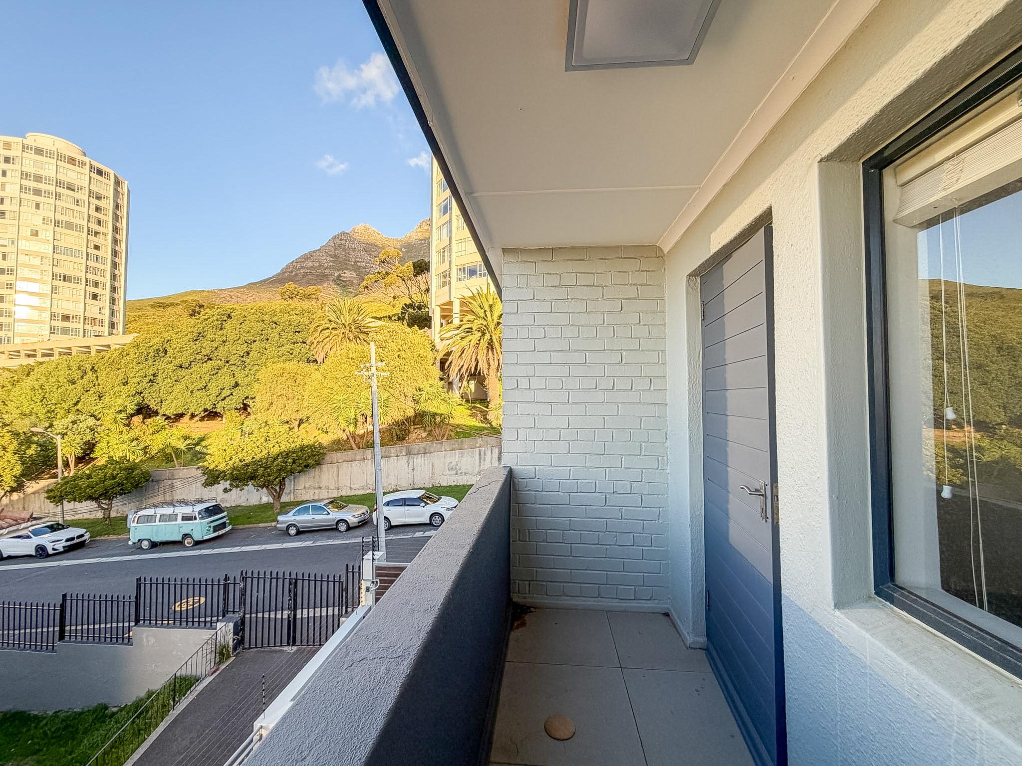 Image 4 of 6