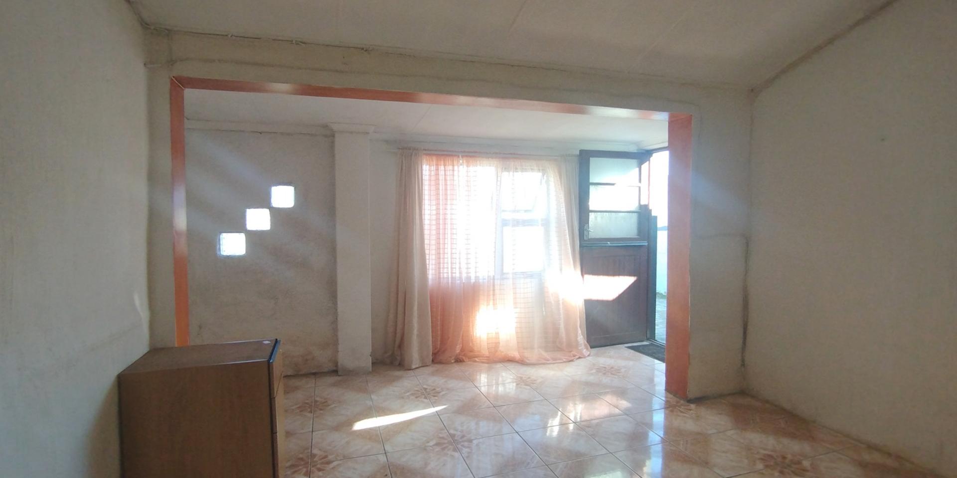 Image 4 of 6