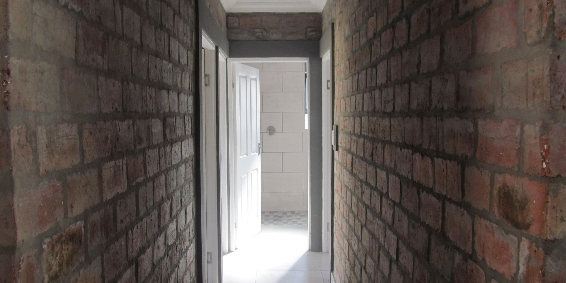 Image 4 of 6
