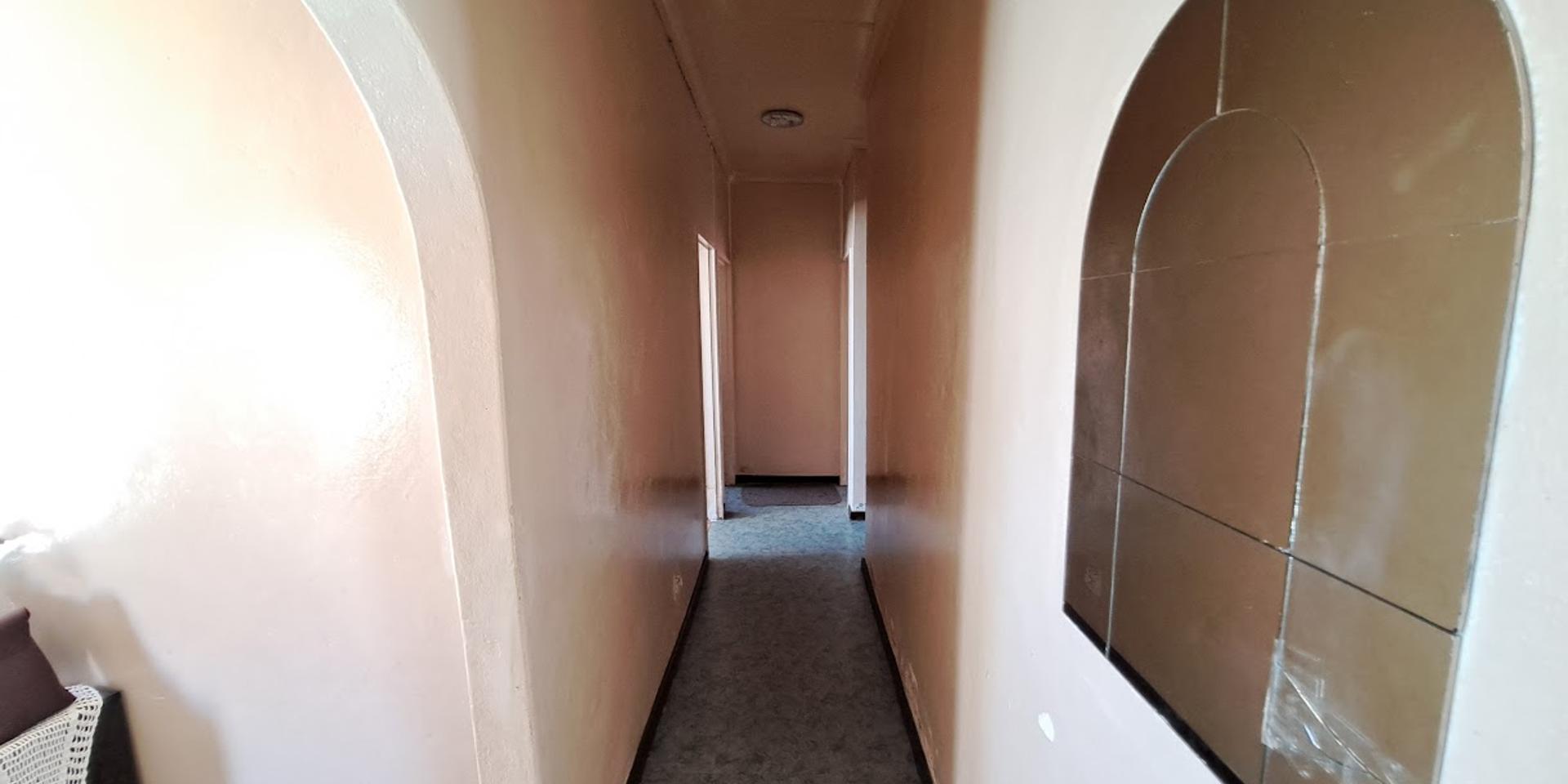 Image 4 of 6