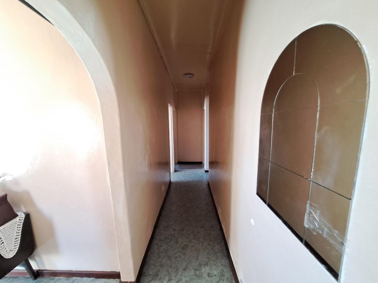 Image 4 of 6