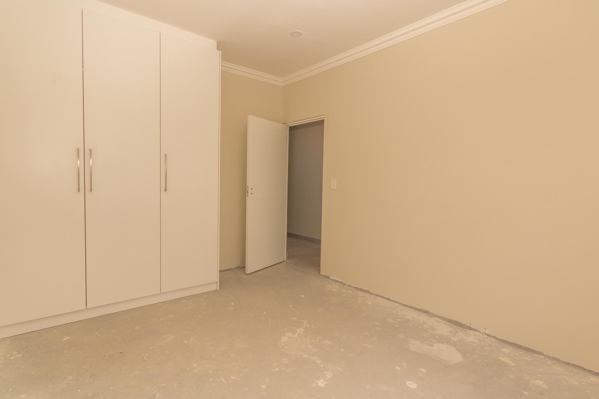 Image 4 of 6