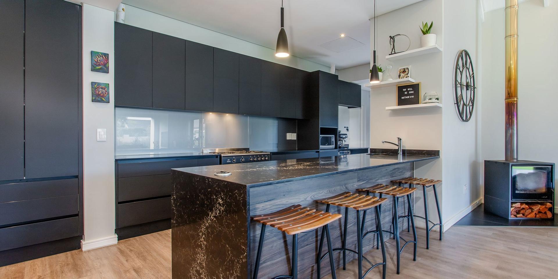 Image 5 of 6