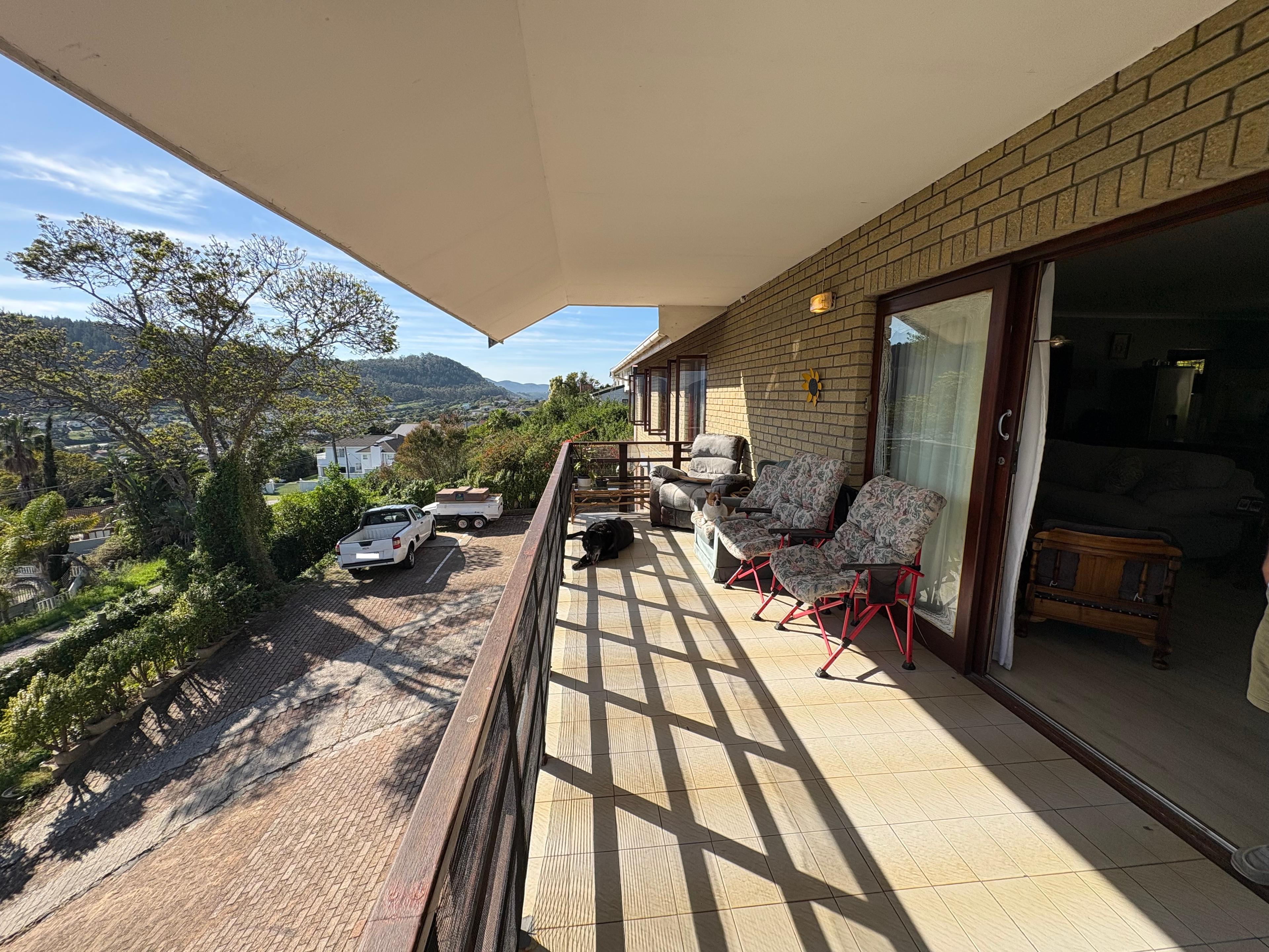 Image 4 of 6