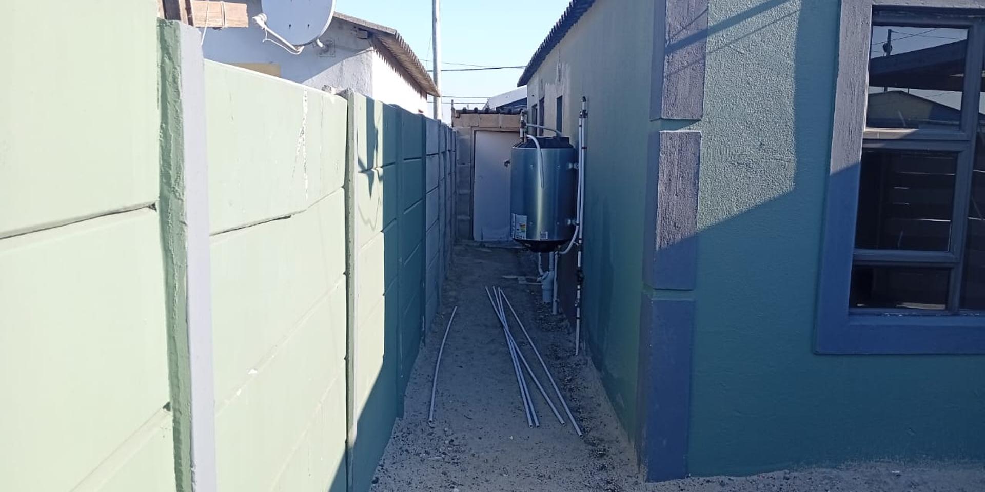 Image 4 of 6