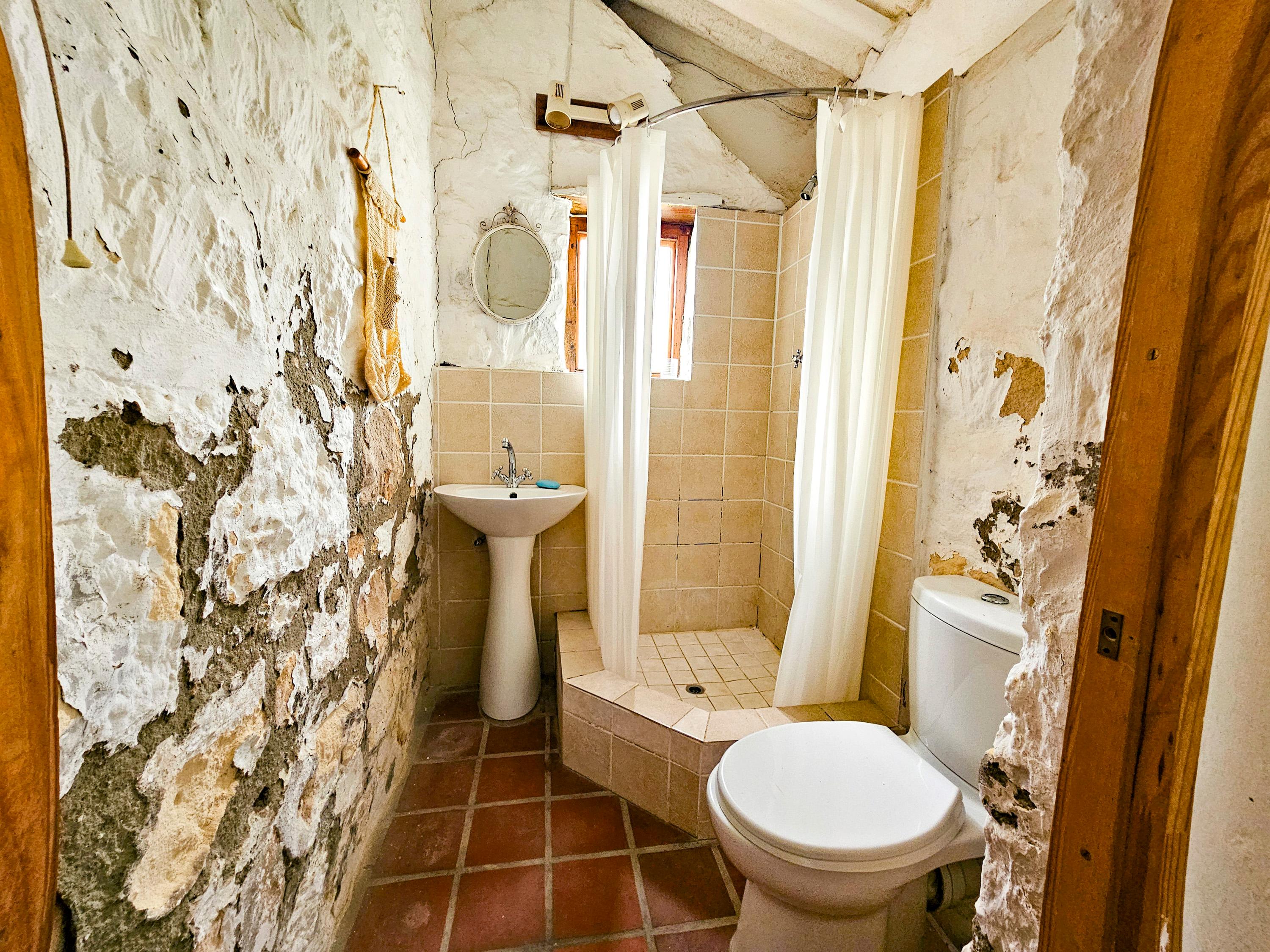Image 4 of 6