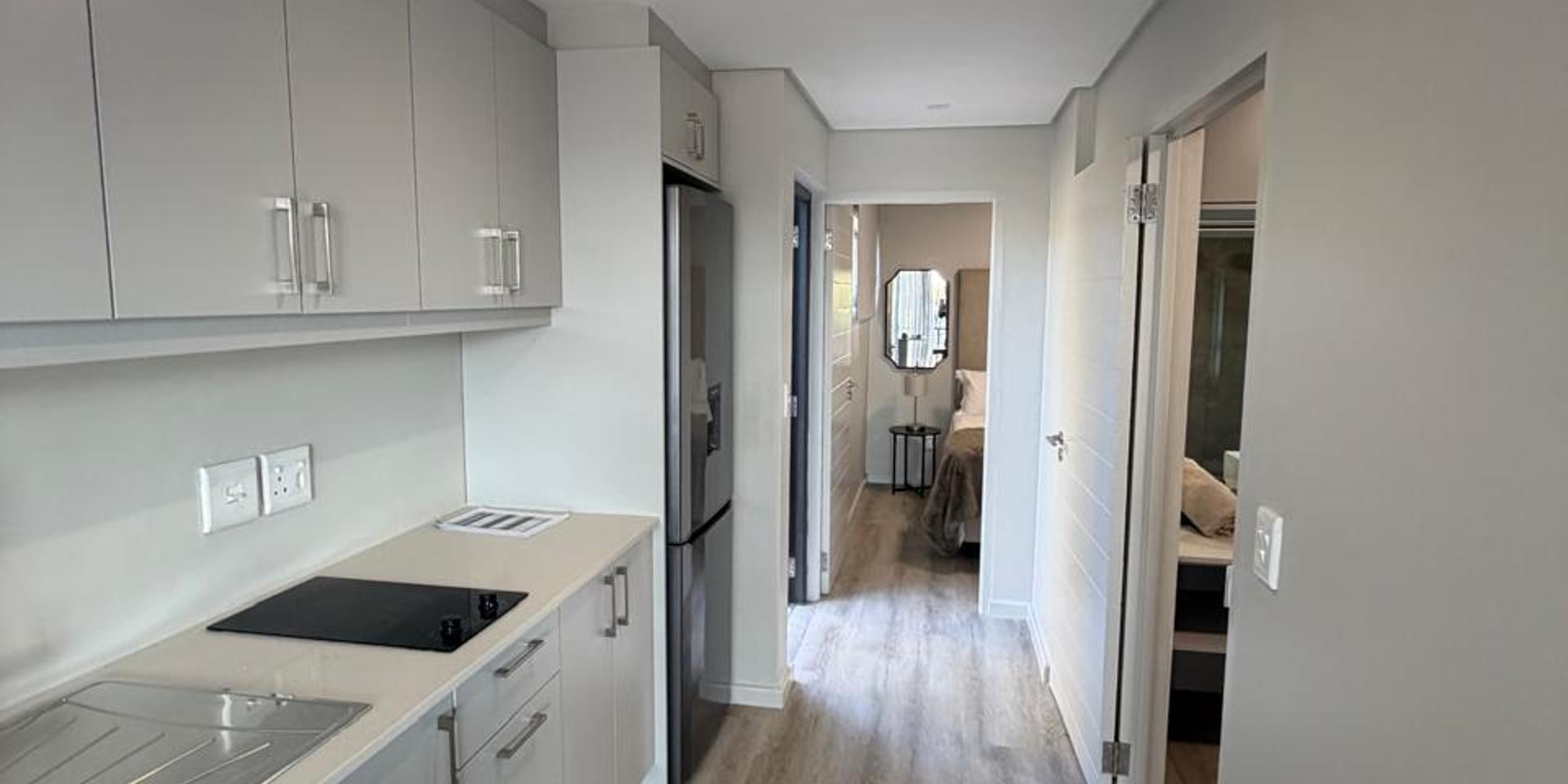 Image 4 of 6