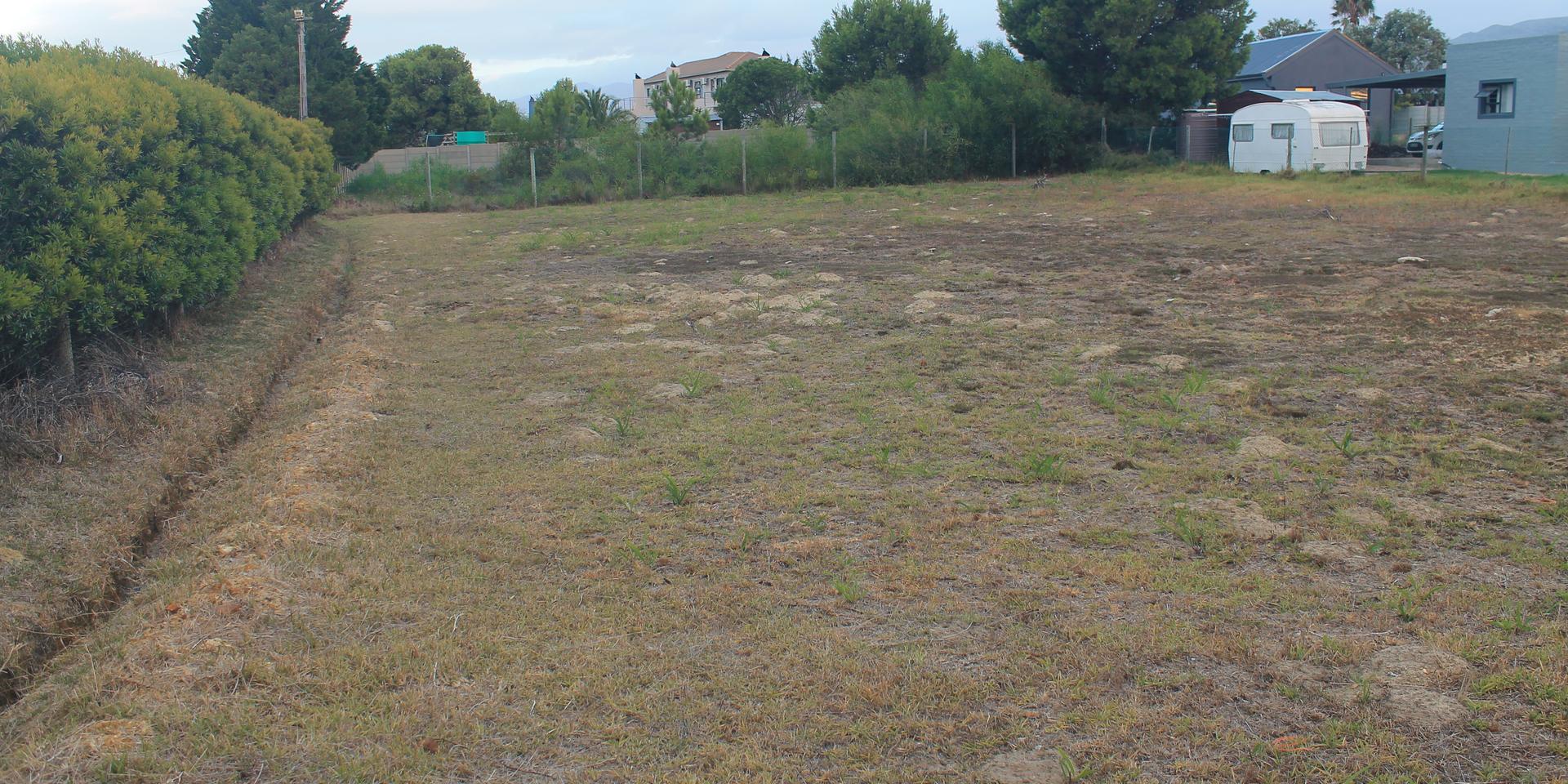 Image 2 of 6