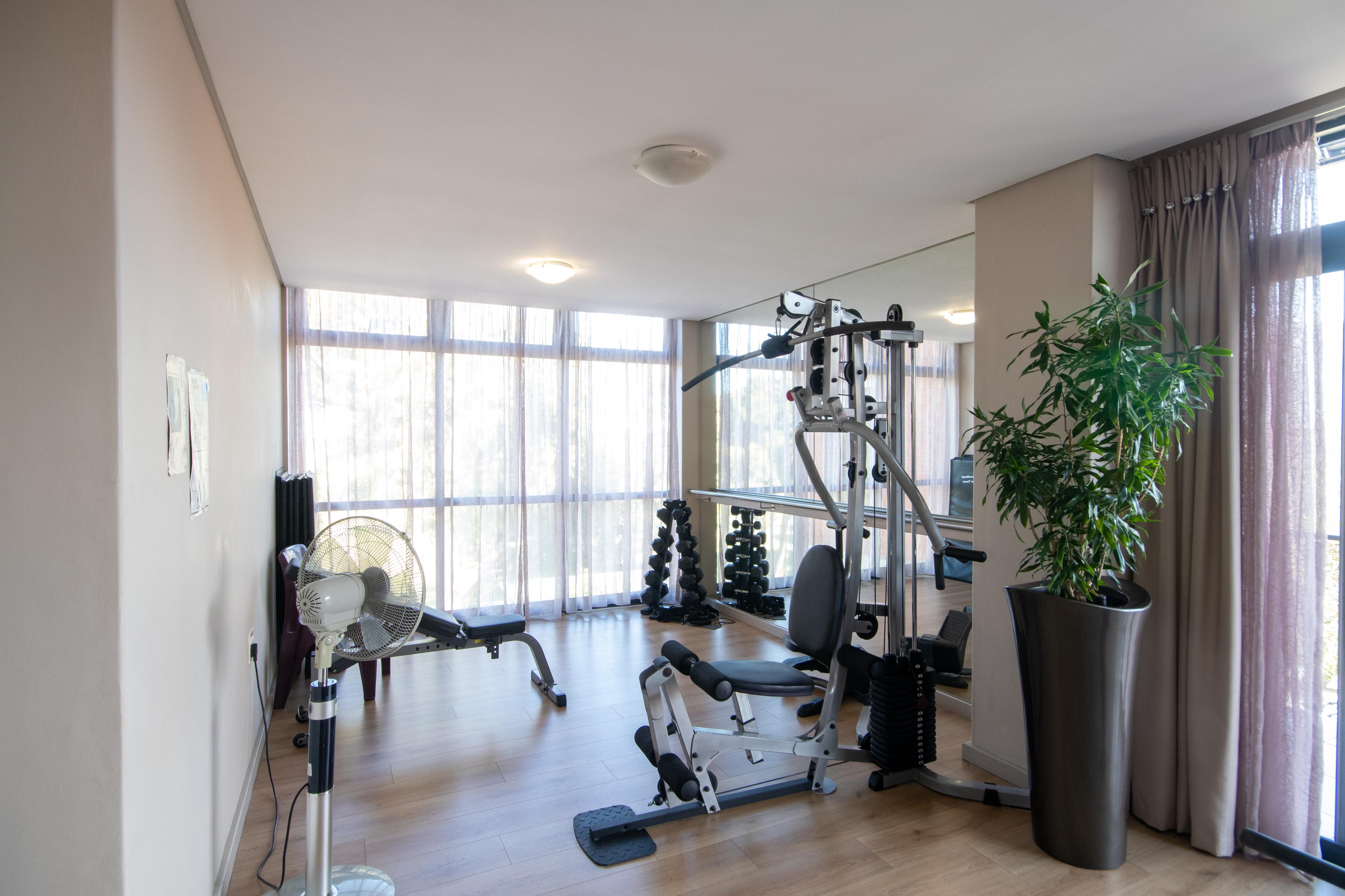 Image 4 of 6
