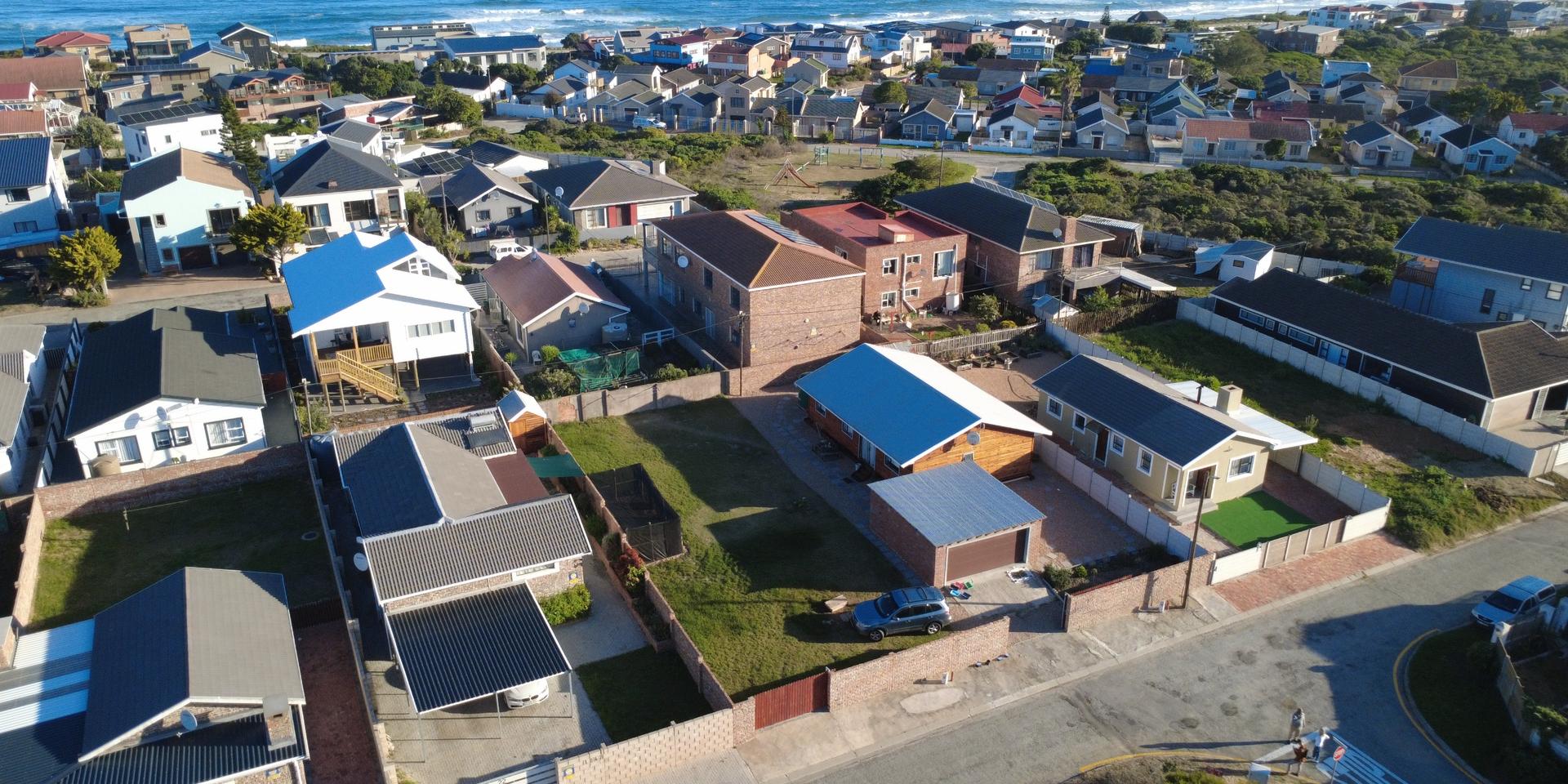 Image 2 of 6