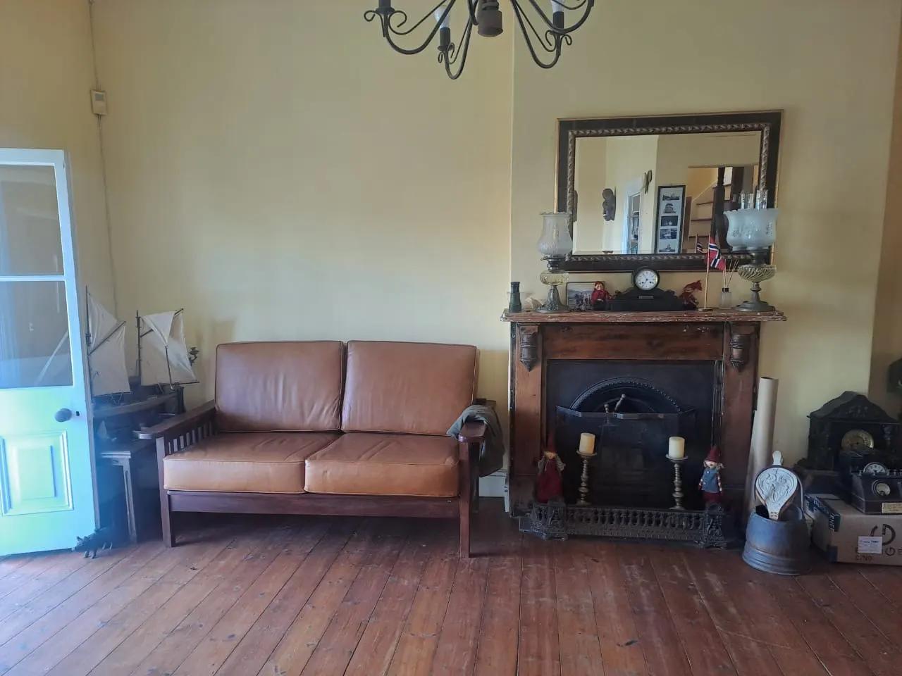 Image 4 of 6
