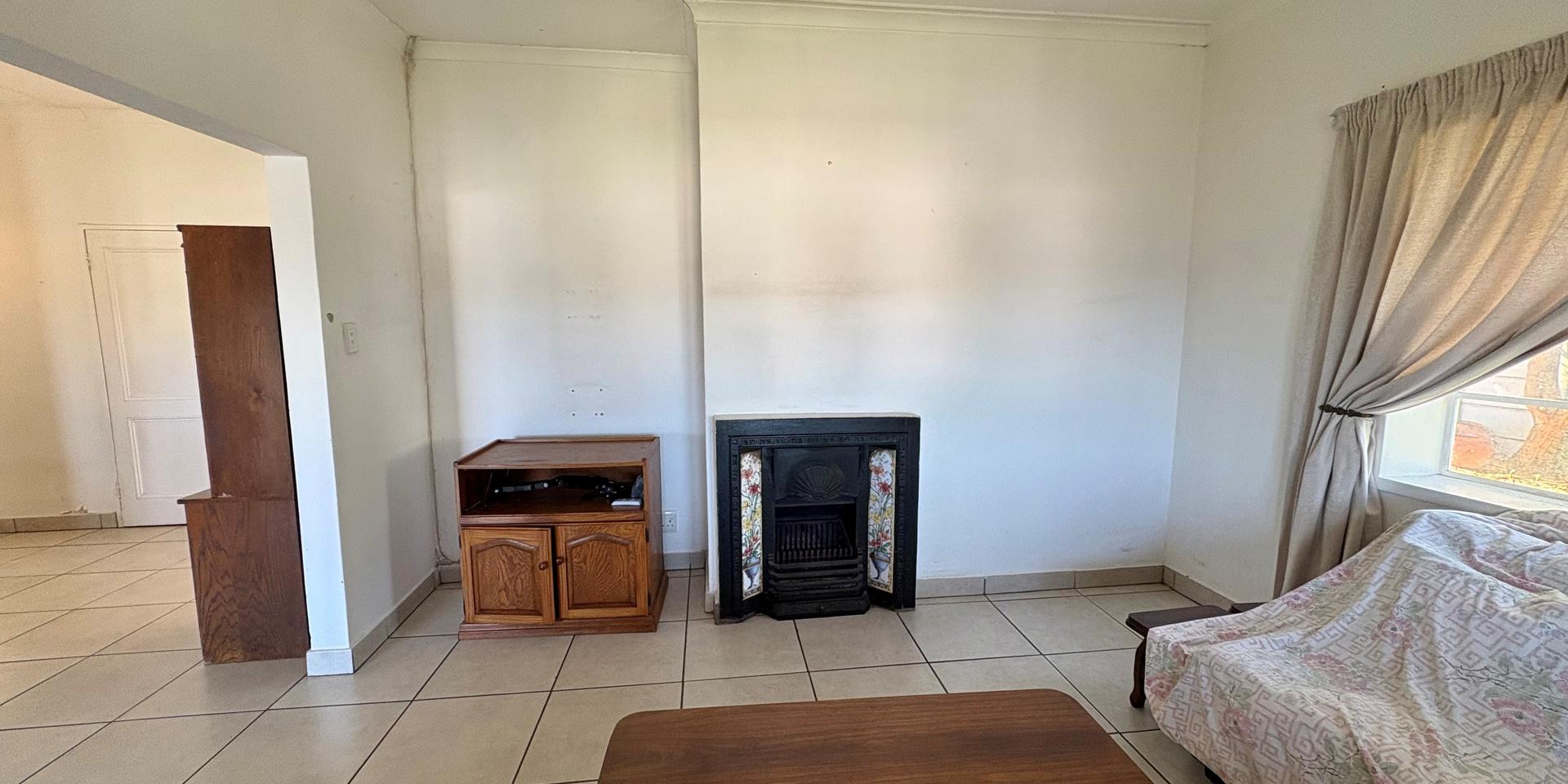 Image 3 of 6