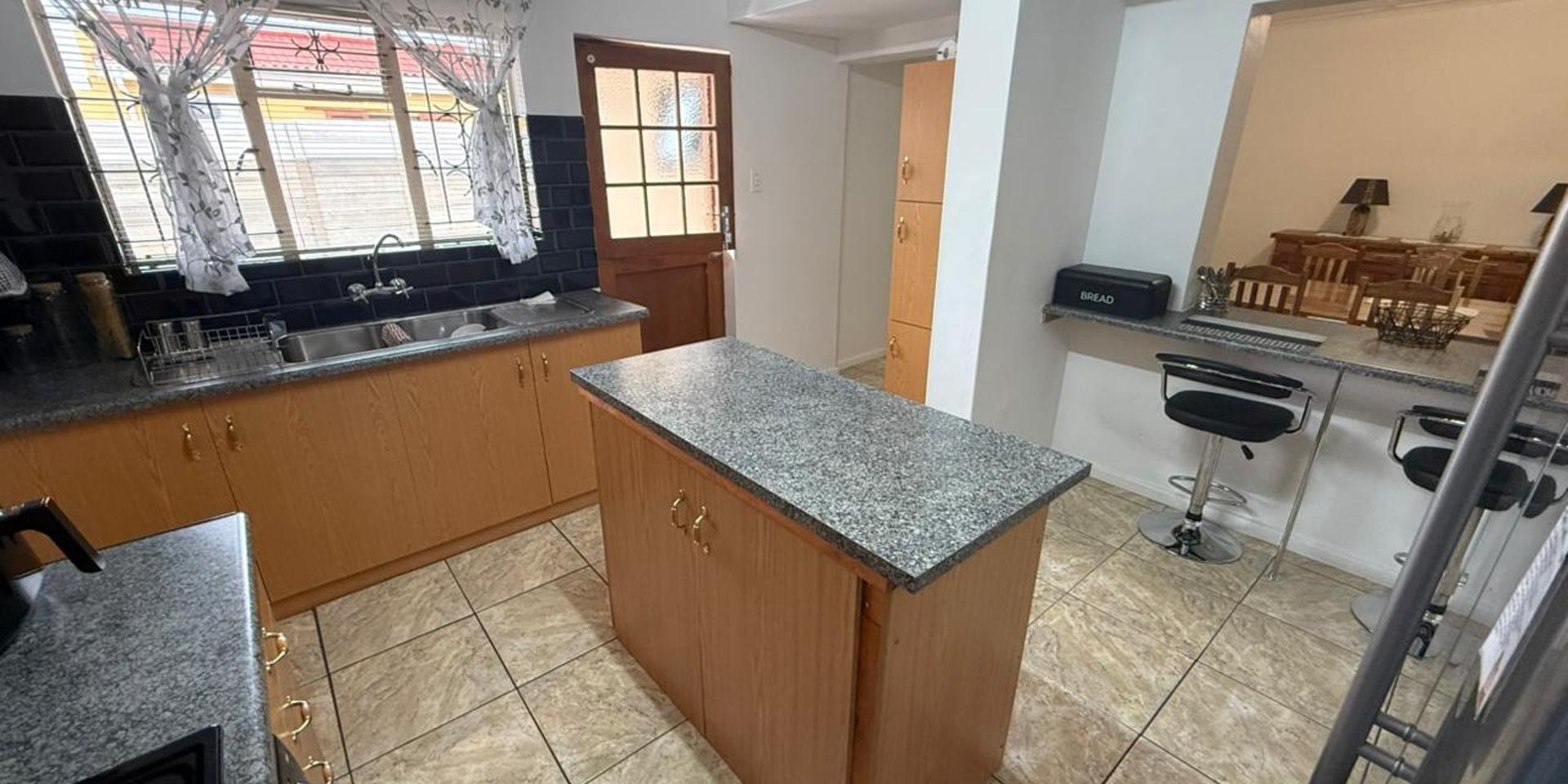 Image 5 of 6