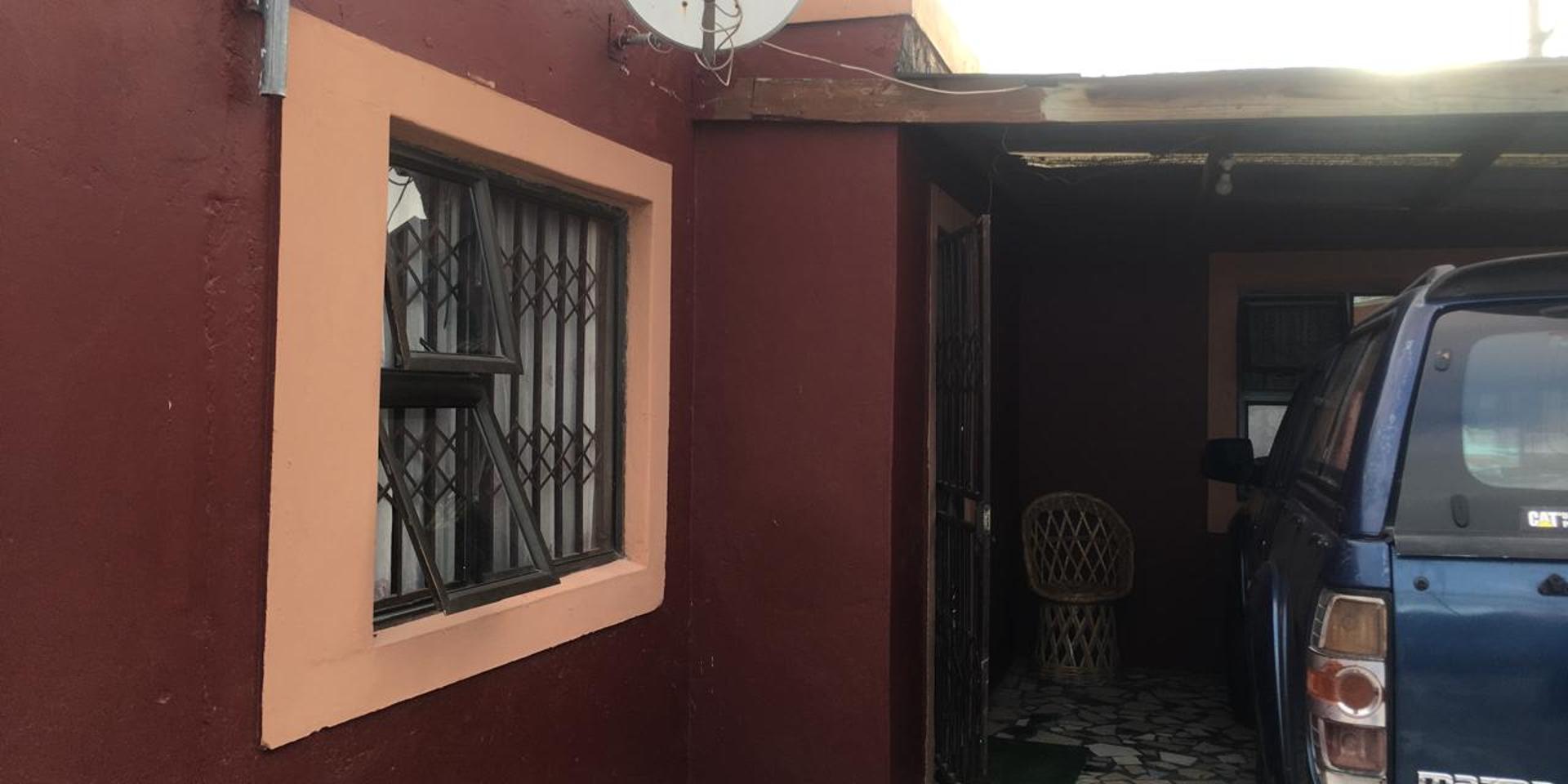 Image 4 of 6