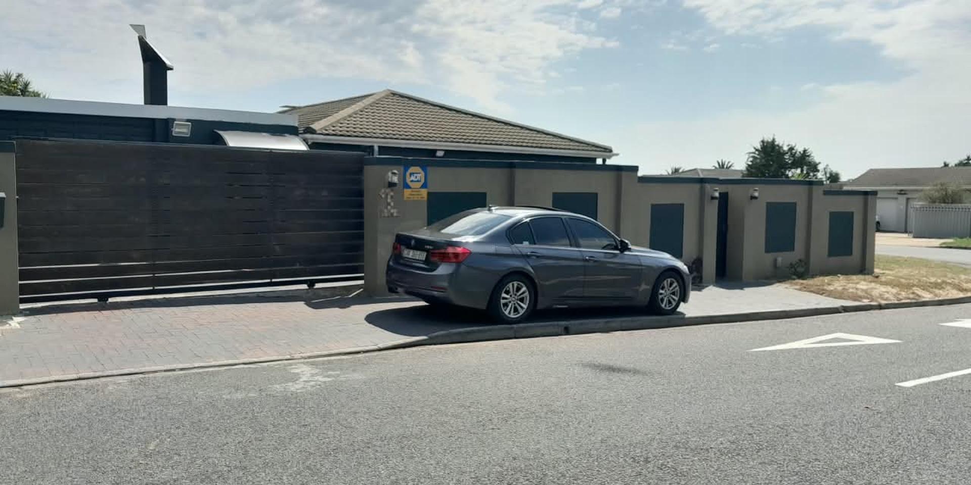 Image 2 of 6
