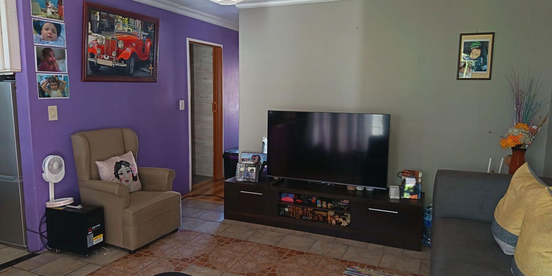Image 2 of 6