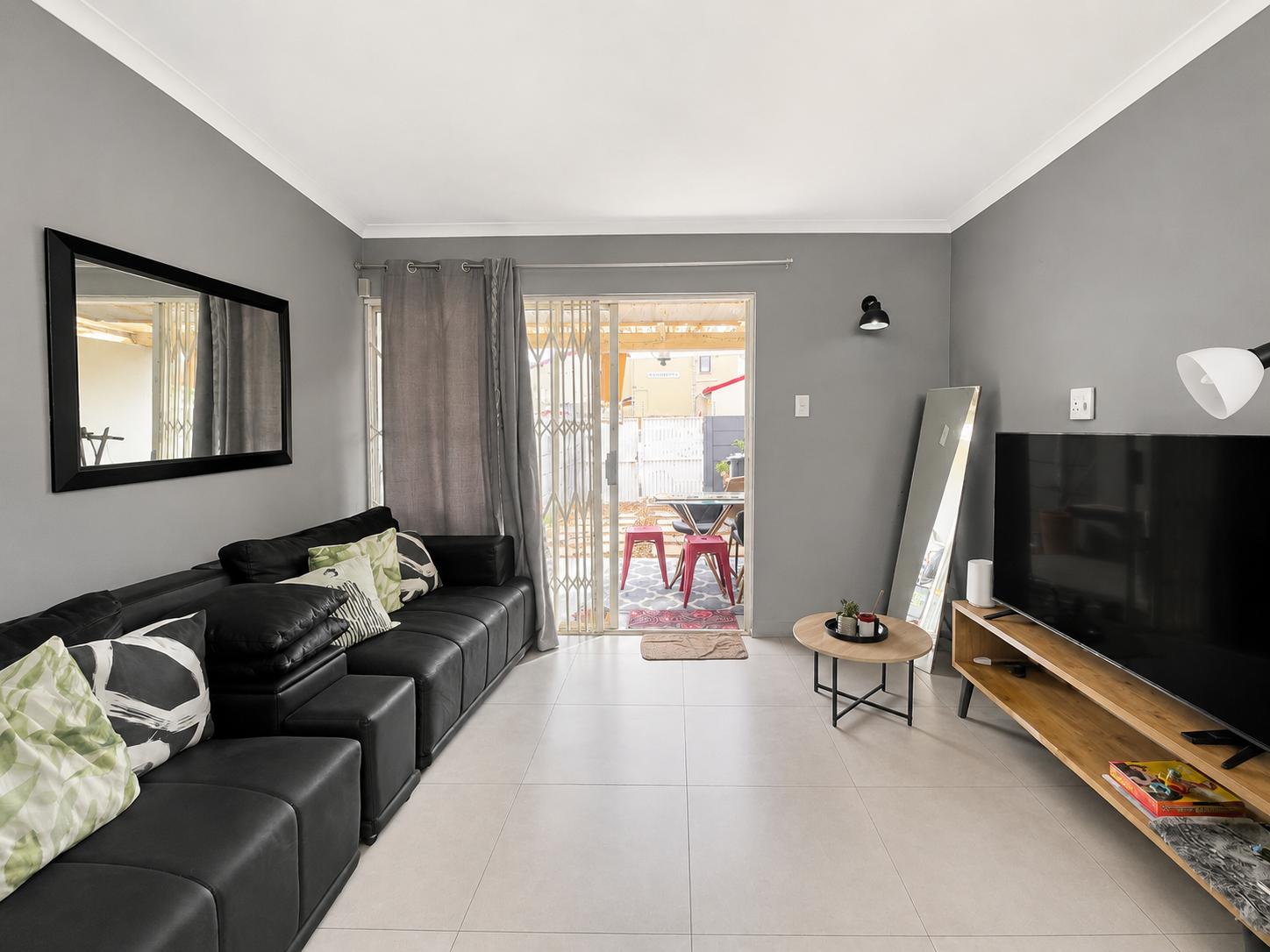 Image 3 of 6