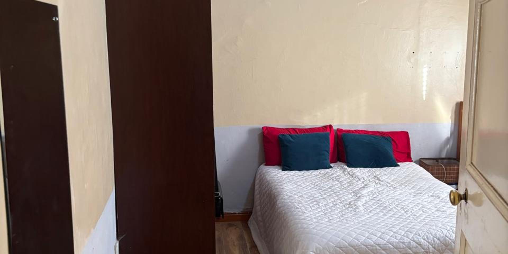 Image 3 of 6