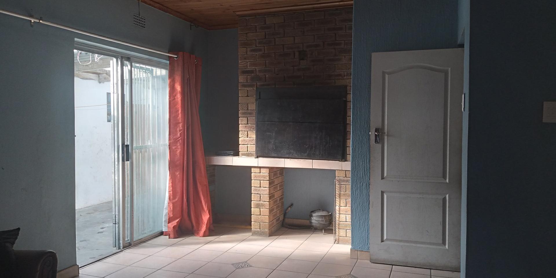 Image 5 of 6