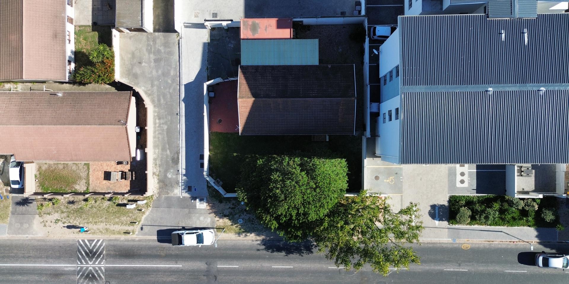 Image 2 of 6