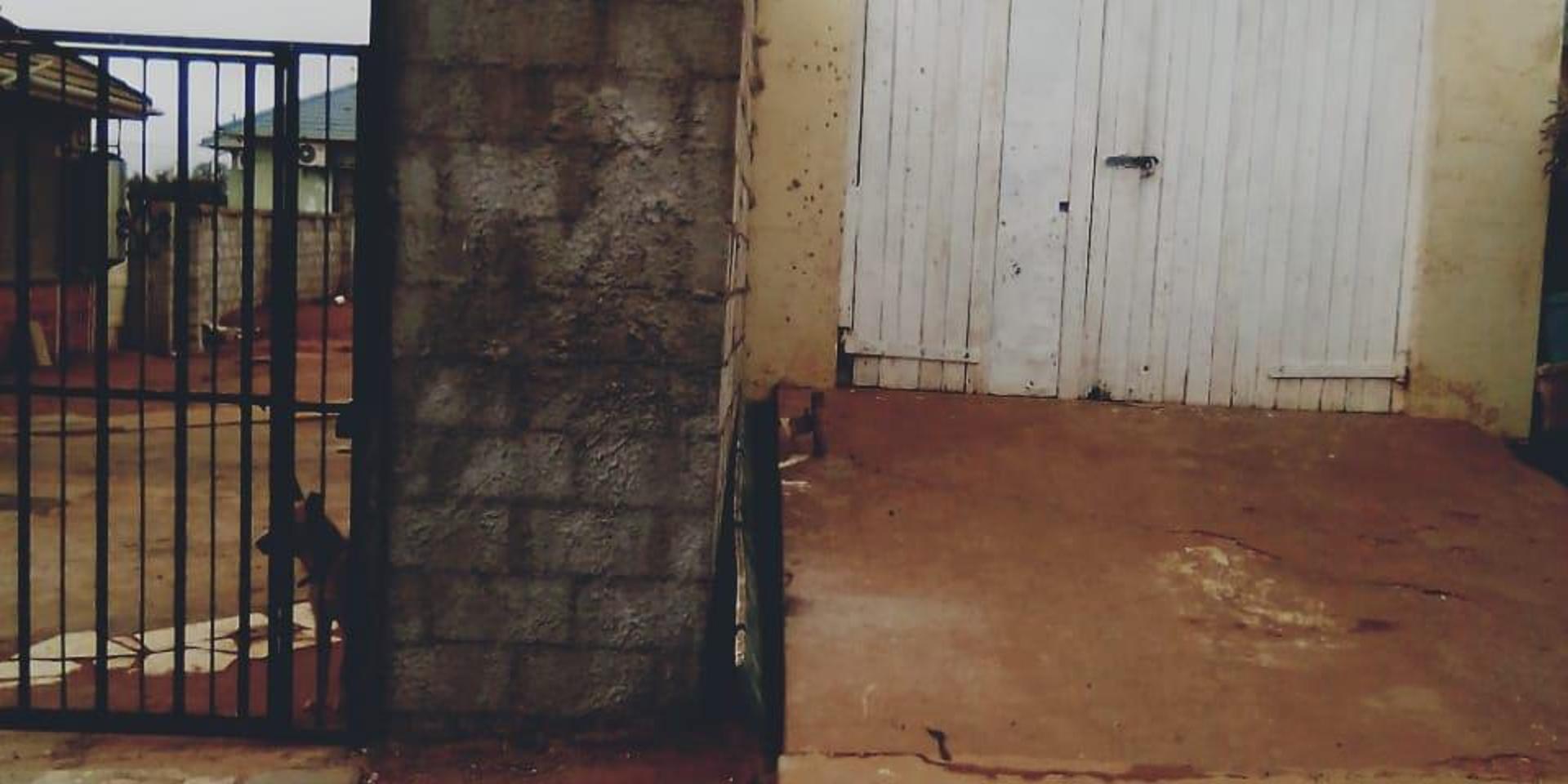 Image 1 of 6