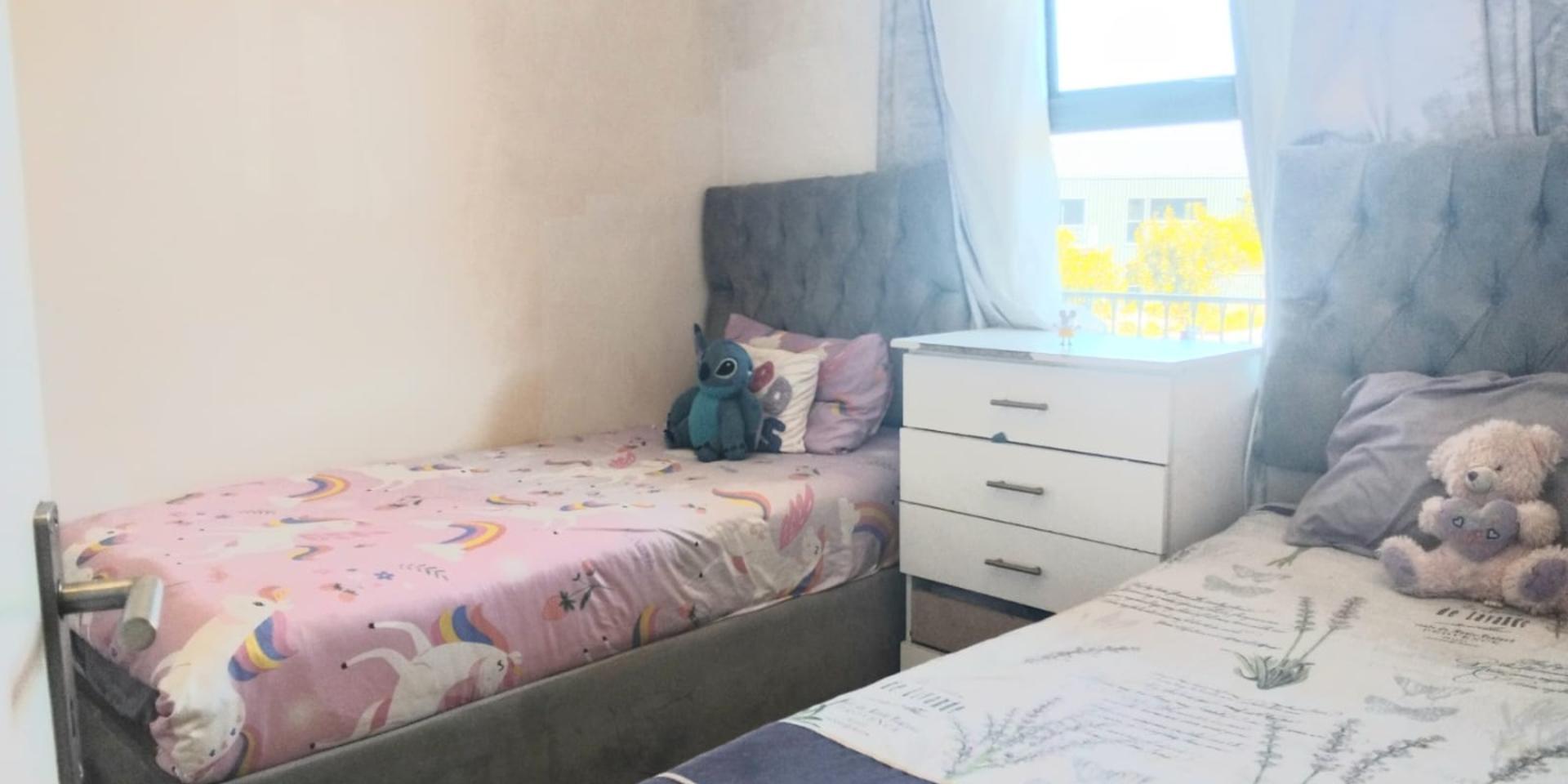Image 4 of 6