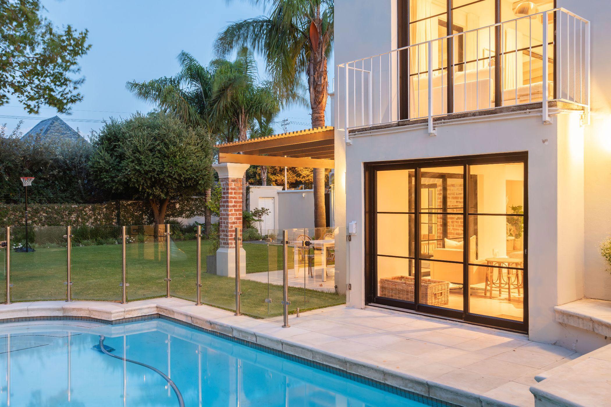 Image 3 of 6