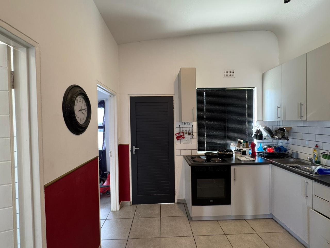 Image 3 of 6