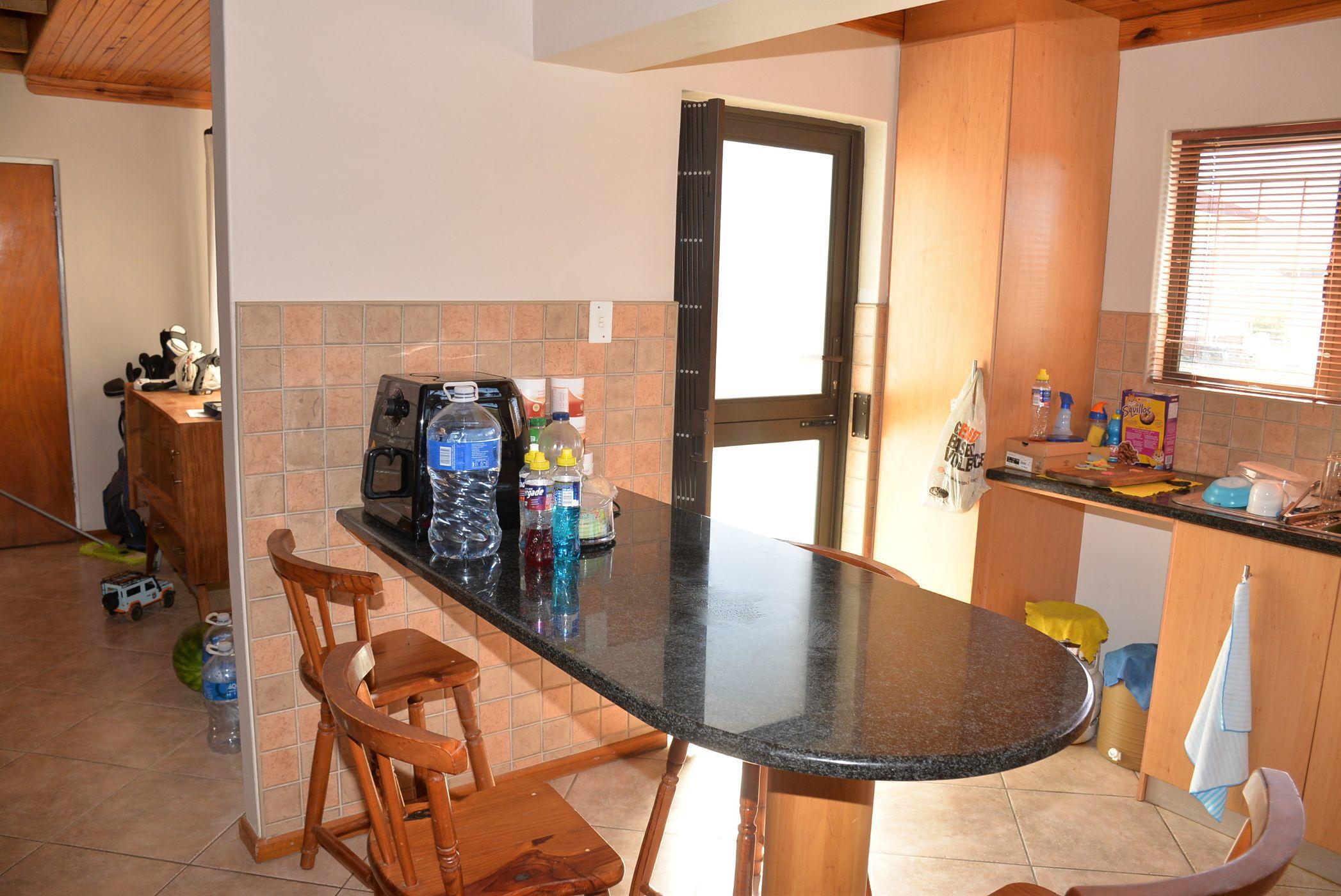Image 4 of 6
