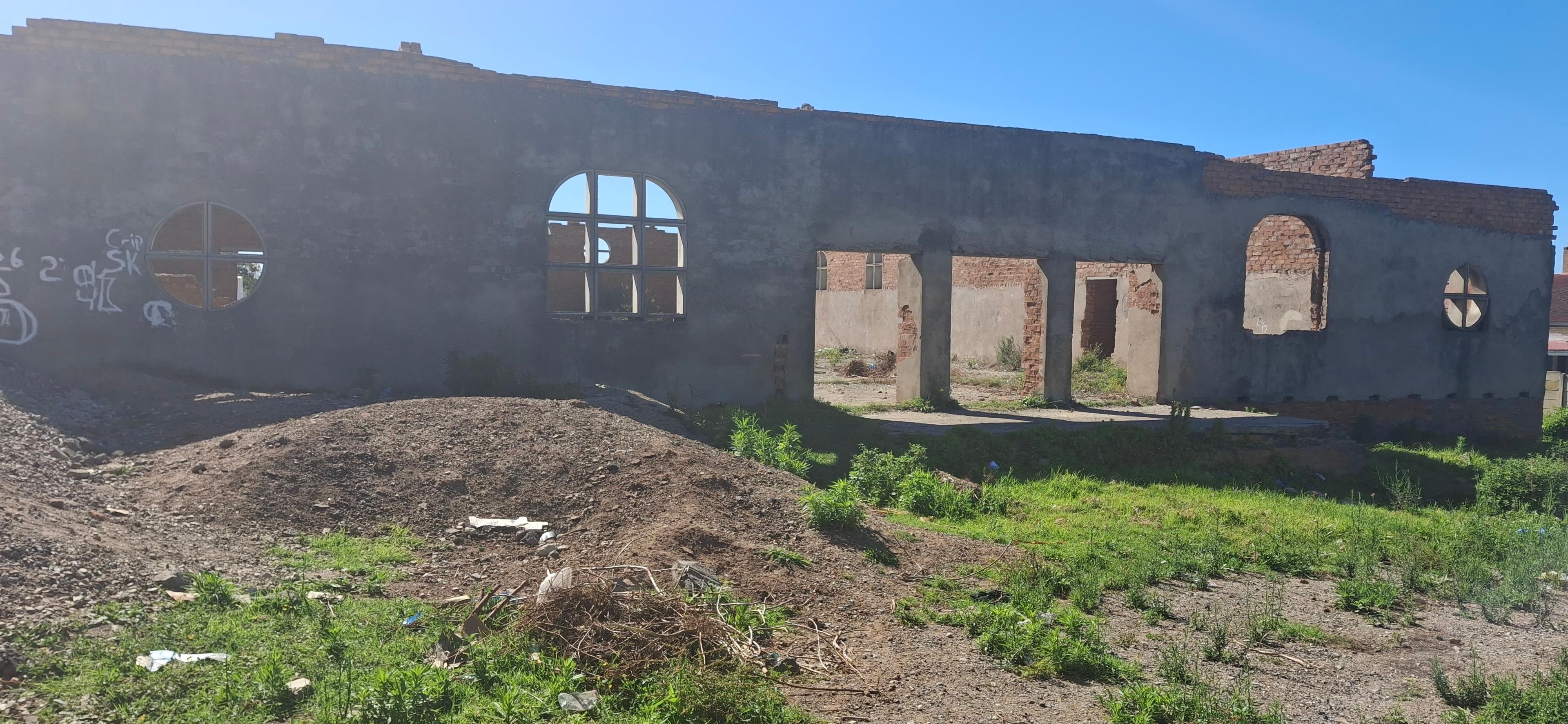 Image 1 of 6