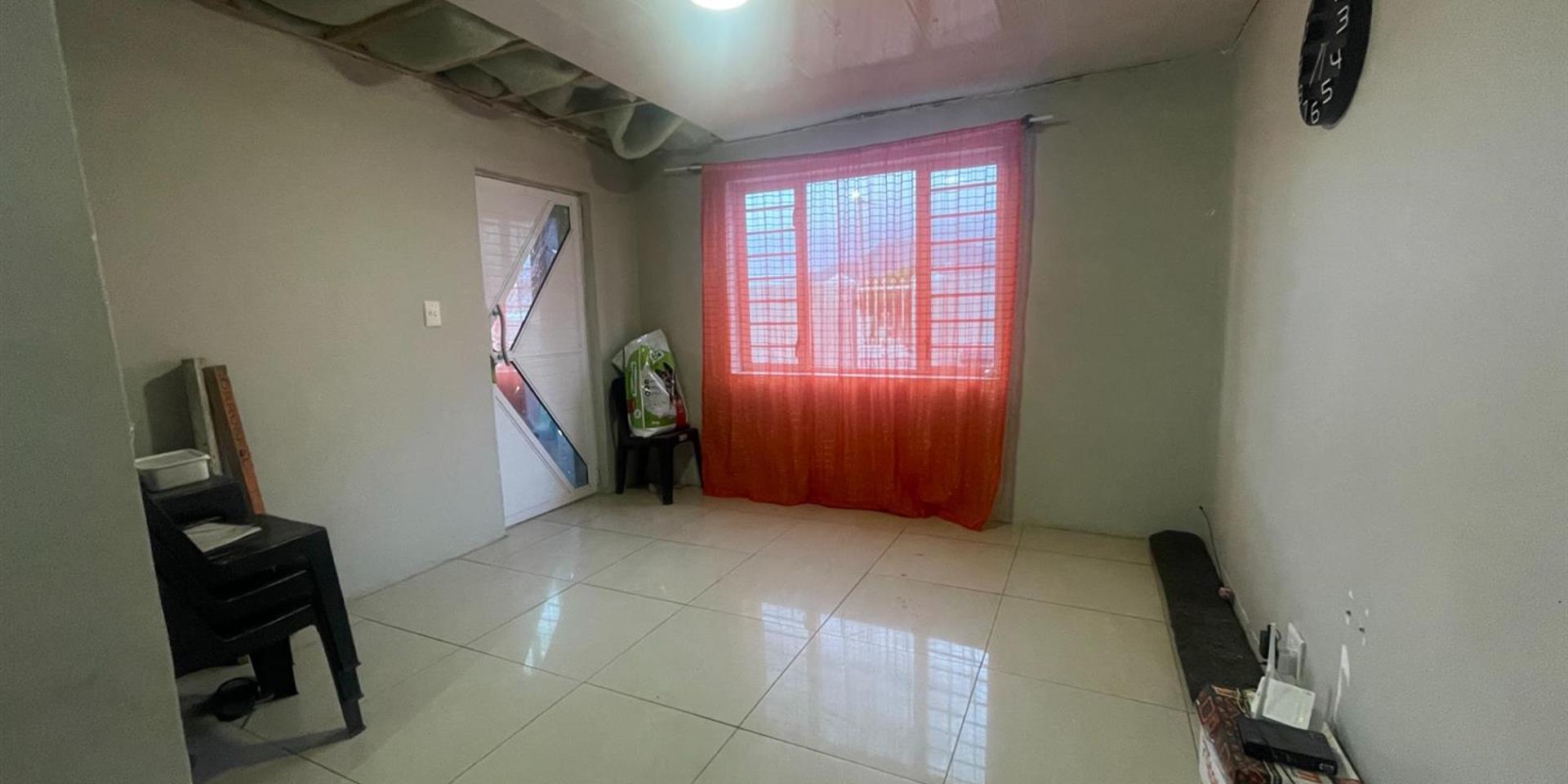 Image 4 of 6