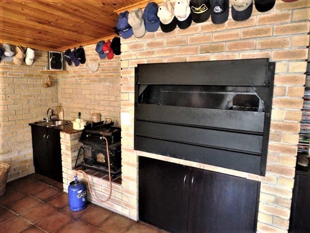 Image 2 of 6