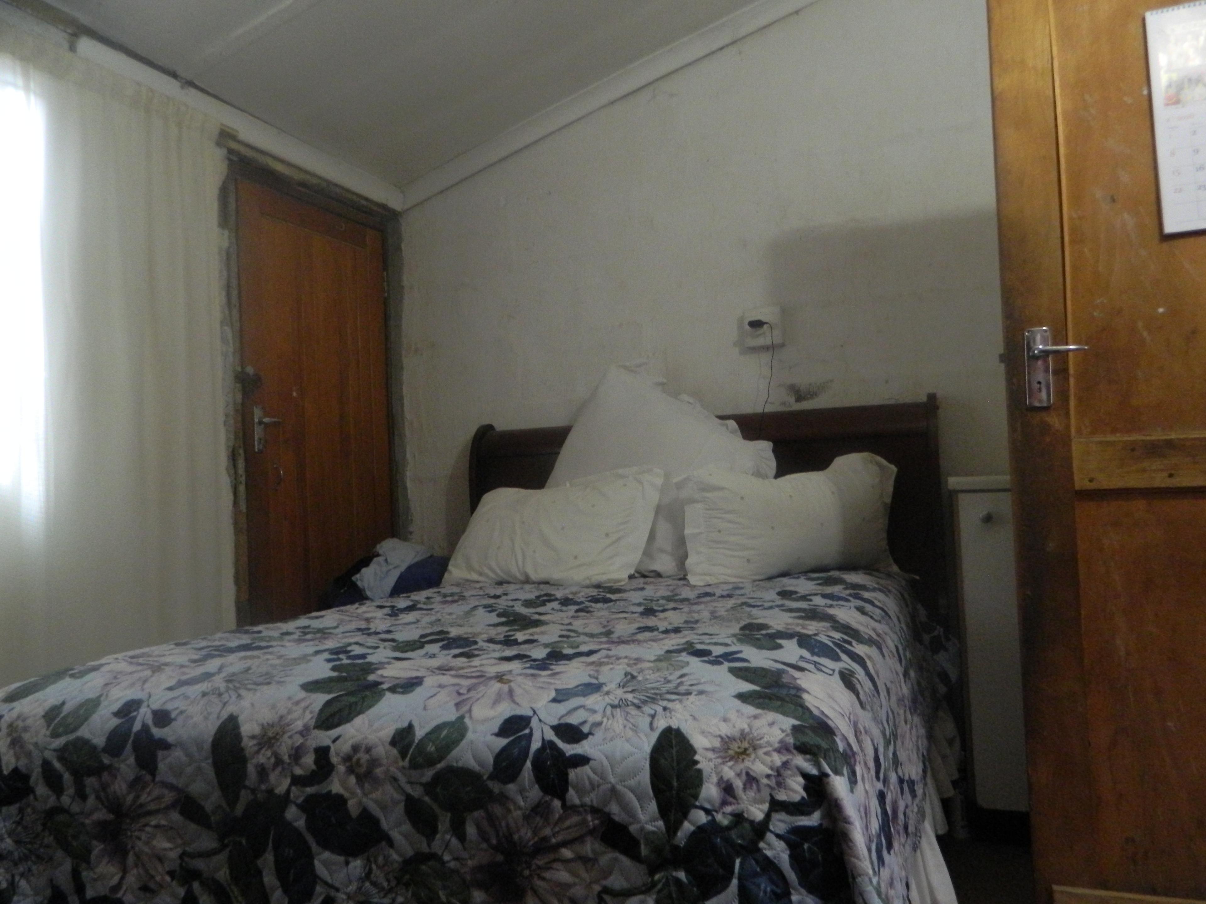 Image 3 of 6